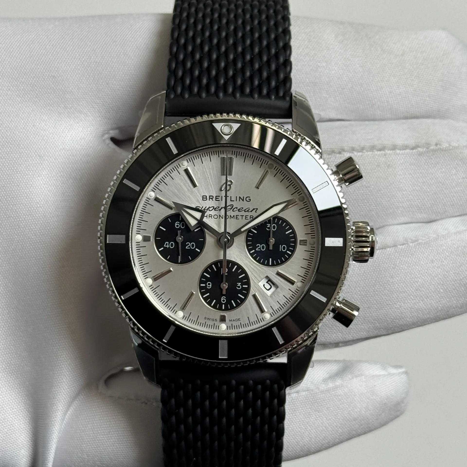 2025 Breitling Superocean Heritage II B01 Chronograph 44 Steel / Silver / Rubber / Folding AB0162121G1S1