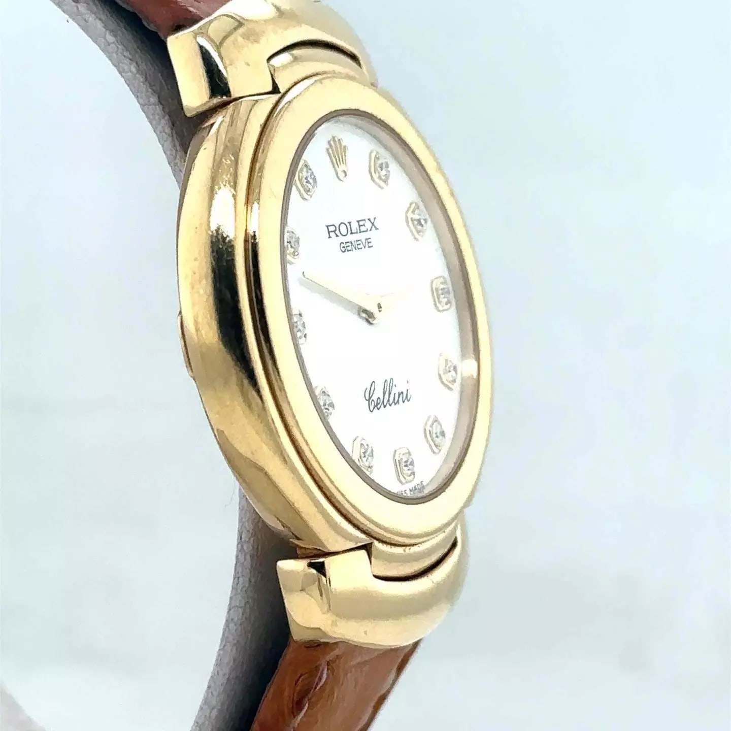 Rolex Cellini 33 Yellow Gold / White / Diamond-Set / Strap
