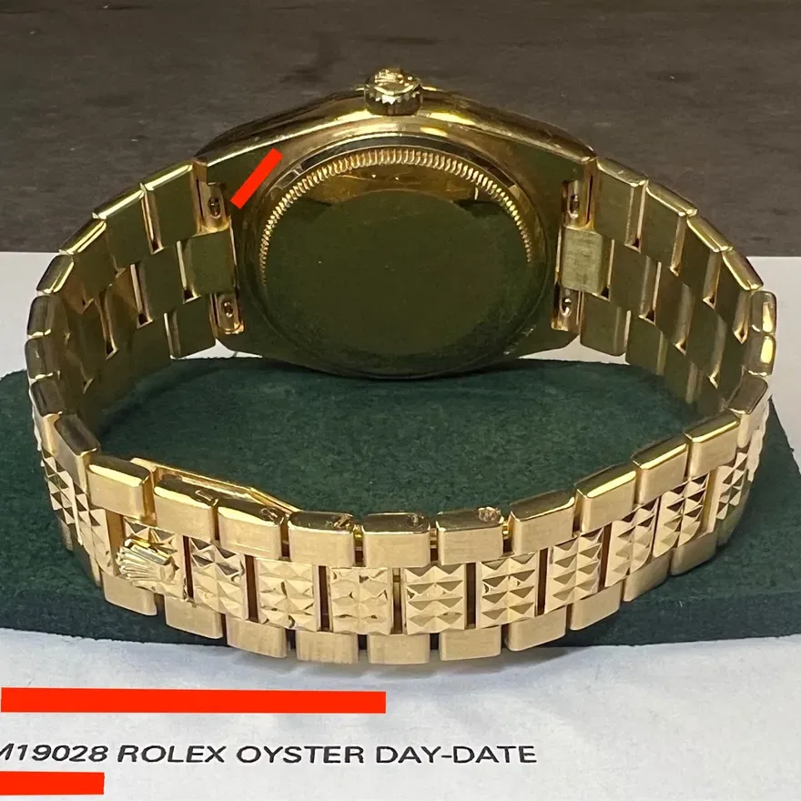 1986 Rolex Day-Date Oysterquartz 36 Yellow Gold / Fluted / Blue