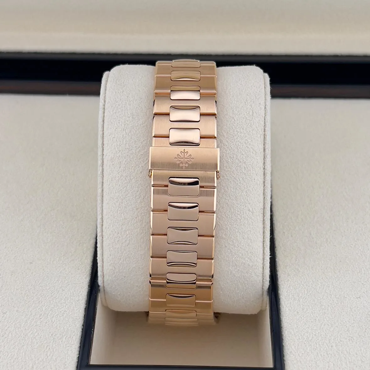 2017 Patek Philippe Nautilus Rose Gold / Brown 5711/1R-001 Listing Image 7