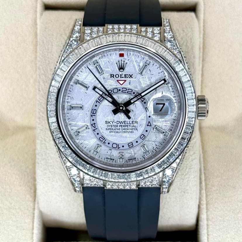 Rolex Sky-Dweller 42 White Gold and Diamond-Set / Baguette Rolex Sky-Dweller 42 White Gold and Diamond-Set / Baguette