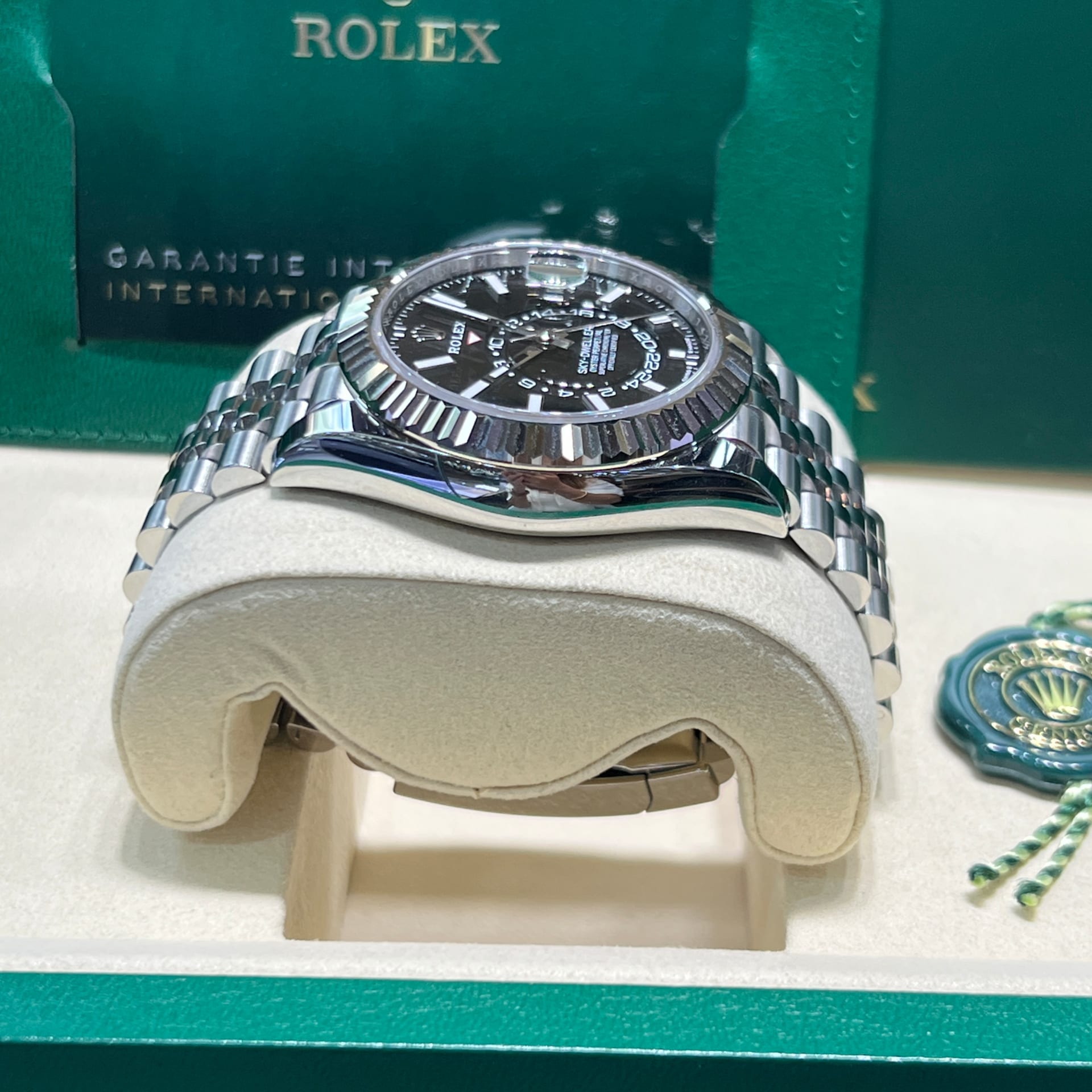 ROLEX  リヴァージングウイル Auction: 2026 Rolex Sky-Dweller Steel / Black / Jubilee 336934