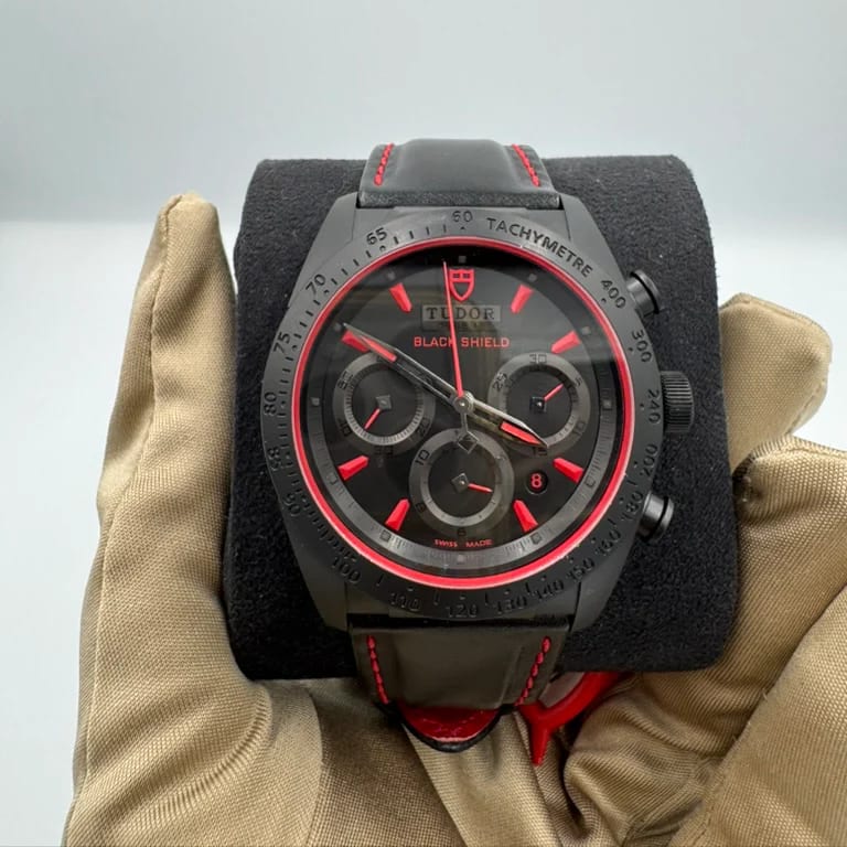 Tudor Fastrider Black Shield Ceramic / Black and Red / Strap