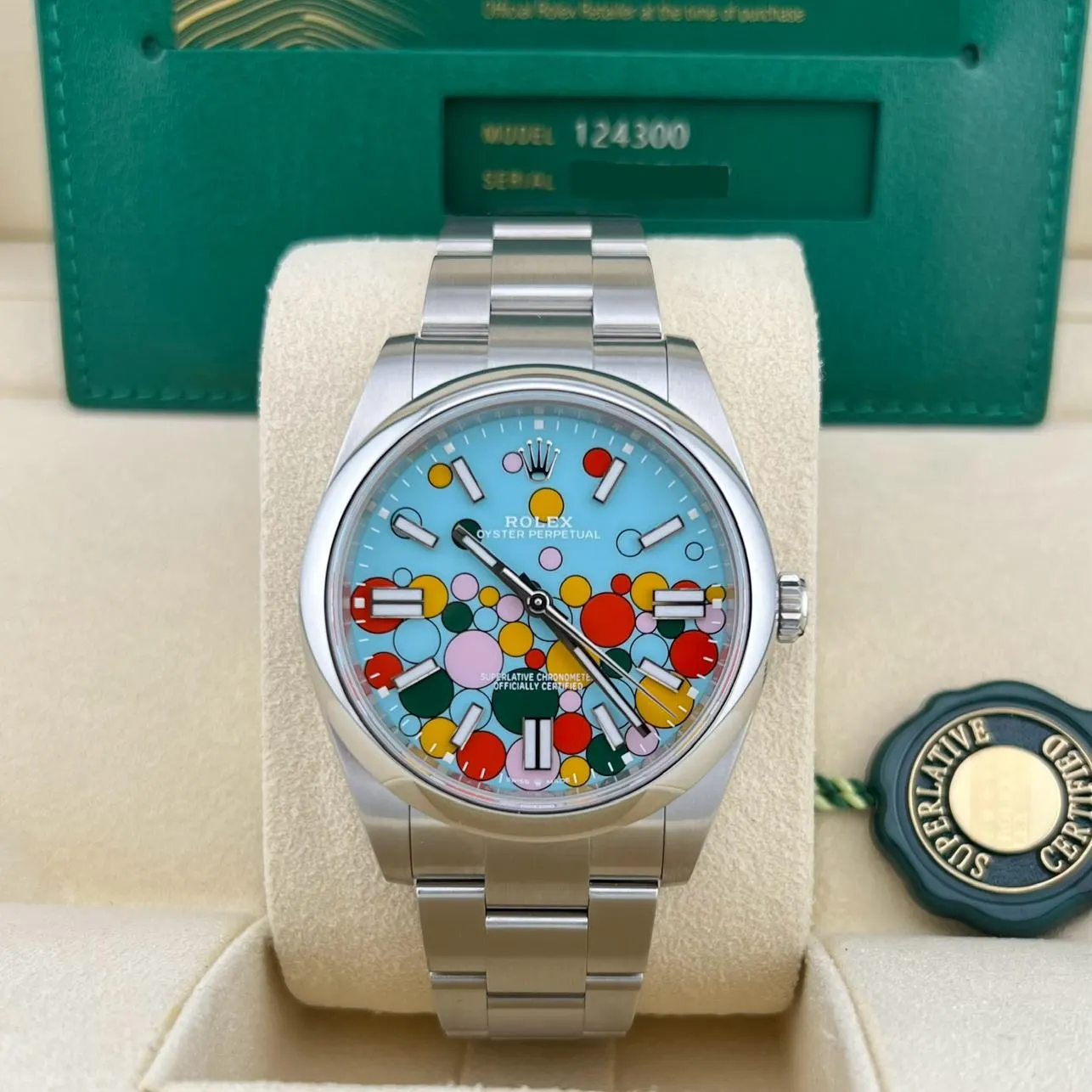 ROLEXディスプレイ Auction: 2024 Rolex Oyster Perpetual 41 Celebration-Motif
