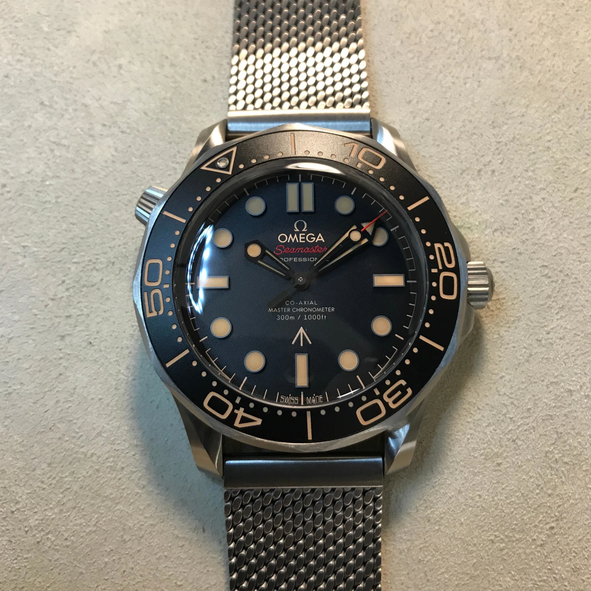 Omega Seamaster Diver 300M "No Time to Die" / Bracelet 210.90.42.20.01.001 Listing Image 1