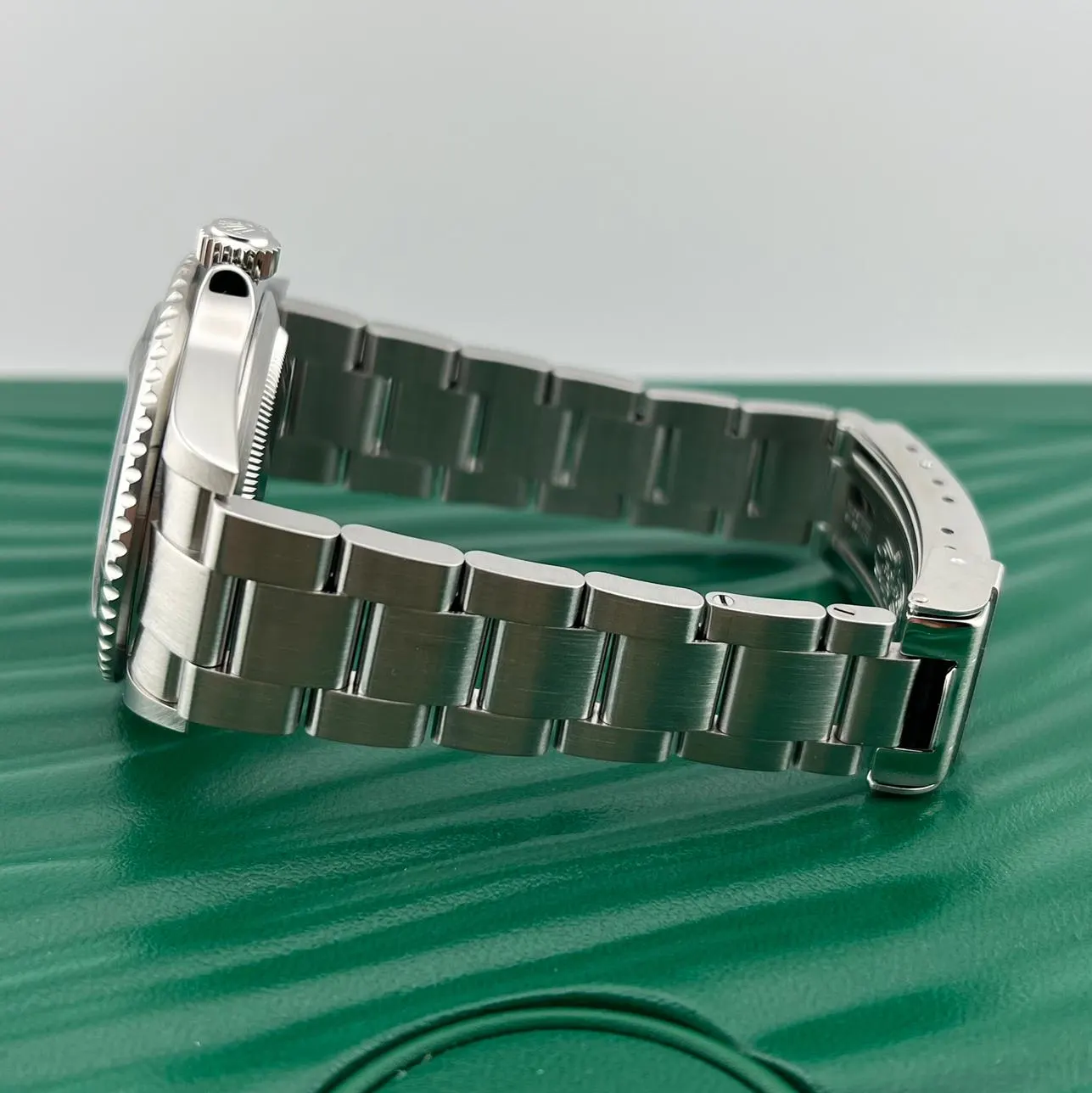 2007 Rolex Submariner Date / SuperLuminova 16610 Listing Image 5