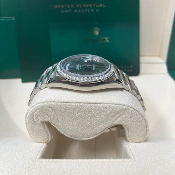 2021 Rolex Day-Date 40 White Gold / Diamond-Set / Olive-Green / Roman 228349RBR-0030 Listing Image 3