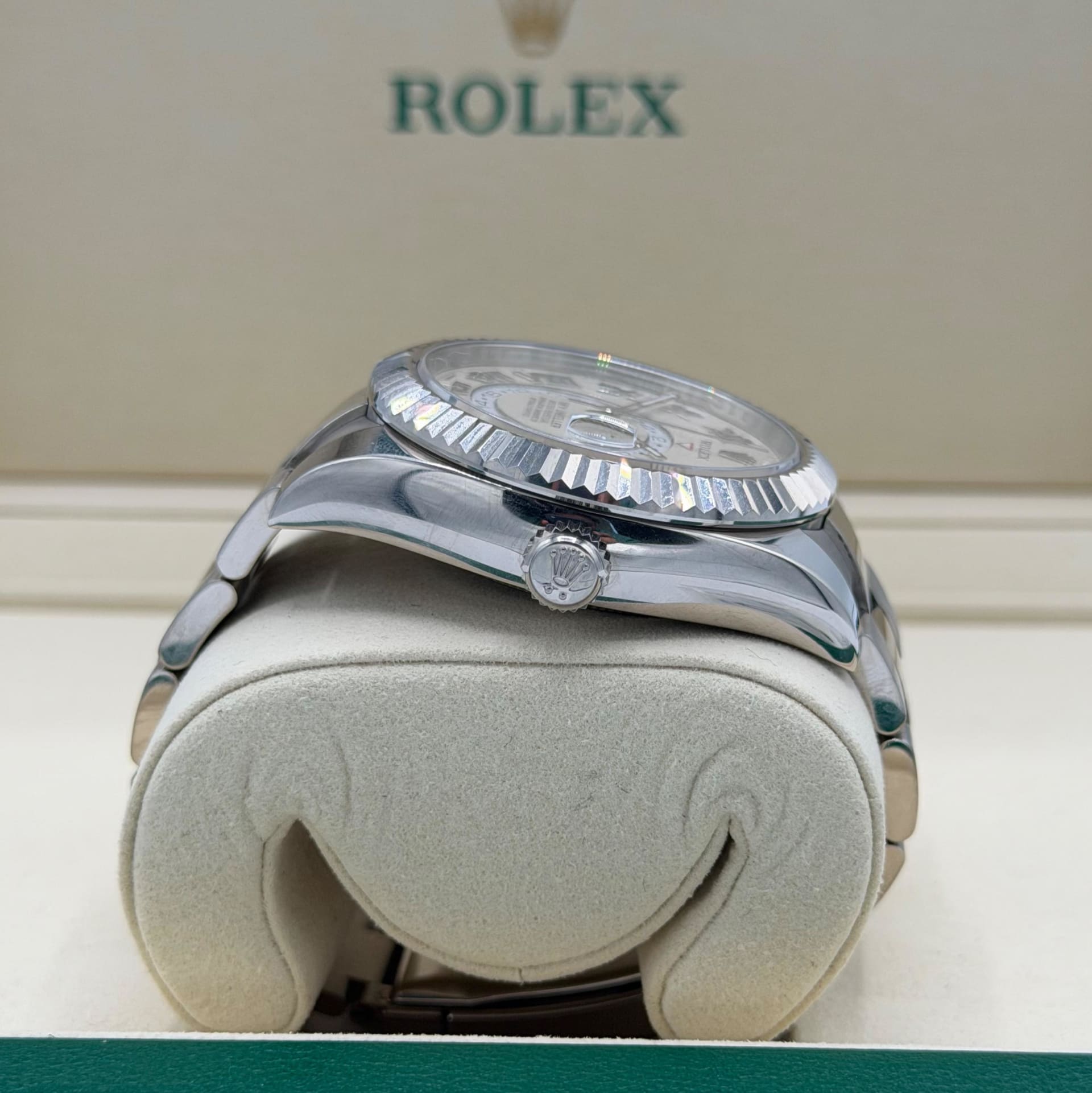 Rolex Sky-Dweller White Gold / Ivory / Roman / Oyster 326939-0001