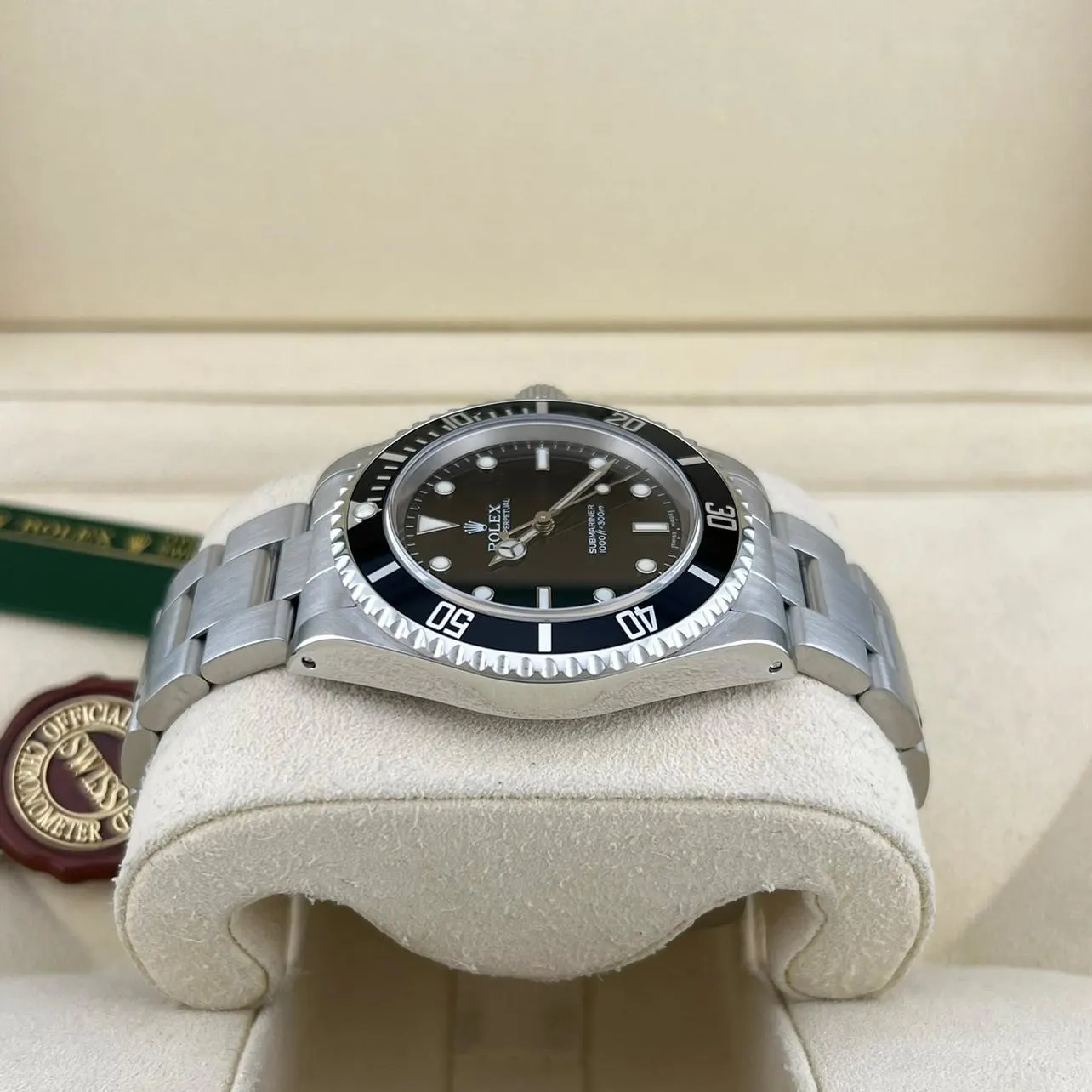 Rolex Submariner No Date / SuperLuminova 14060 Listing Image 4