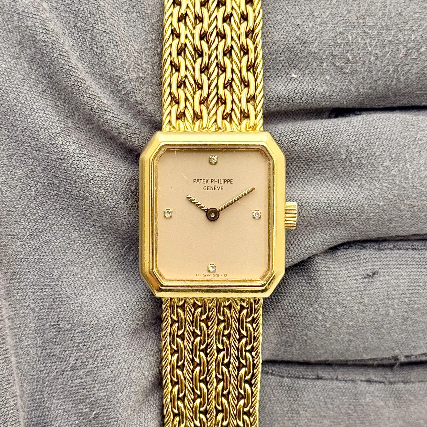 Patek Philippe Yellow Gold / Champagne / Diamond-Set / Bracelet 4607/2