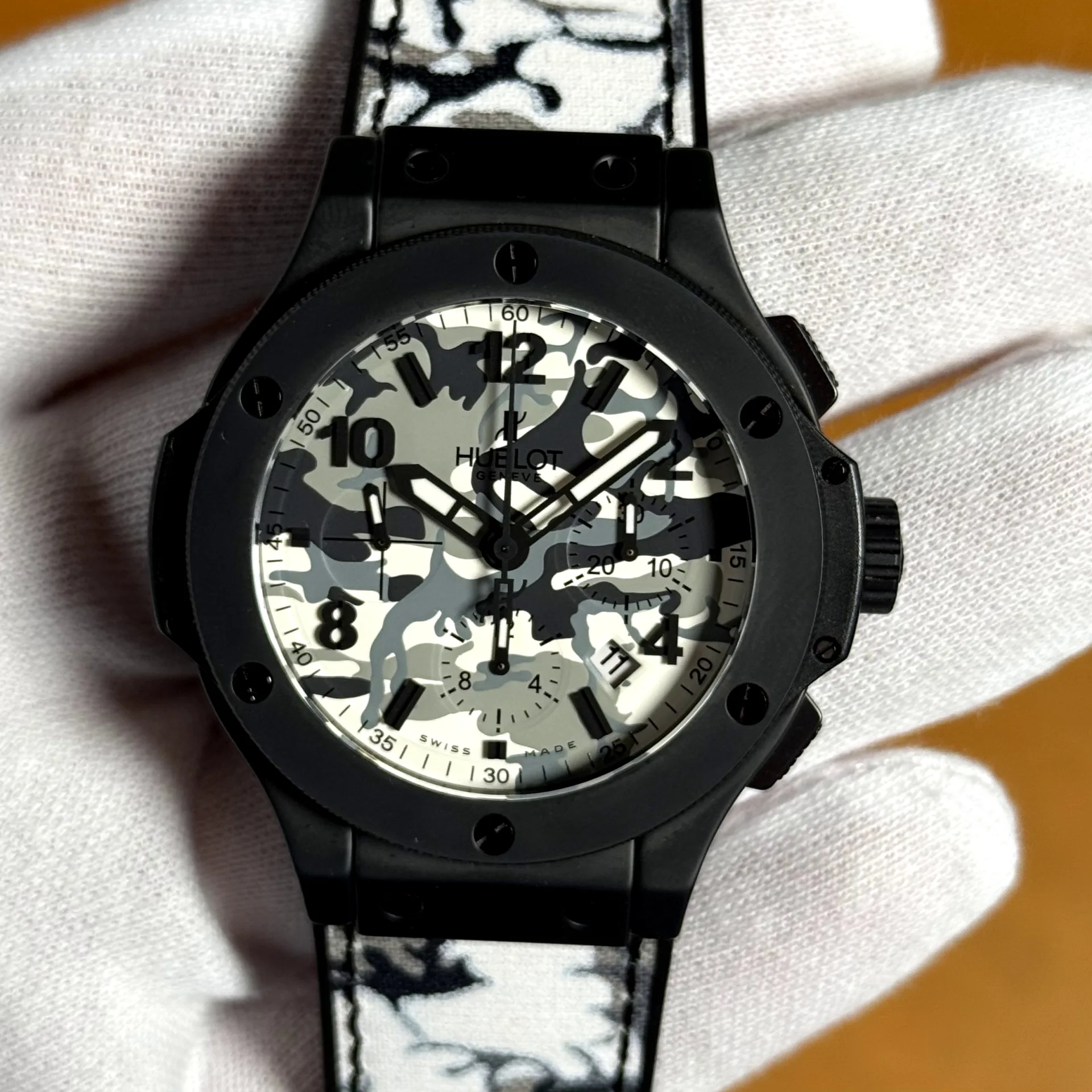 Hublot Big Bang Commando Chronograph 44 Ceramic / Multi Color / Arabic / Strap - Limited to 250 Pieces 301.CI.8810.NR