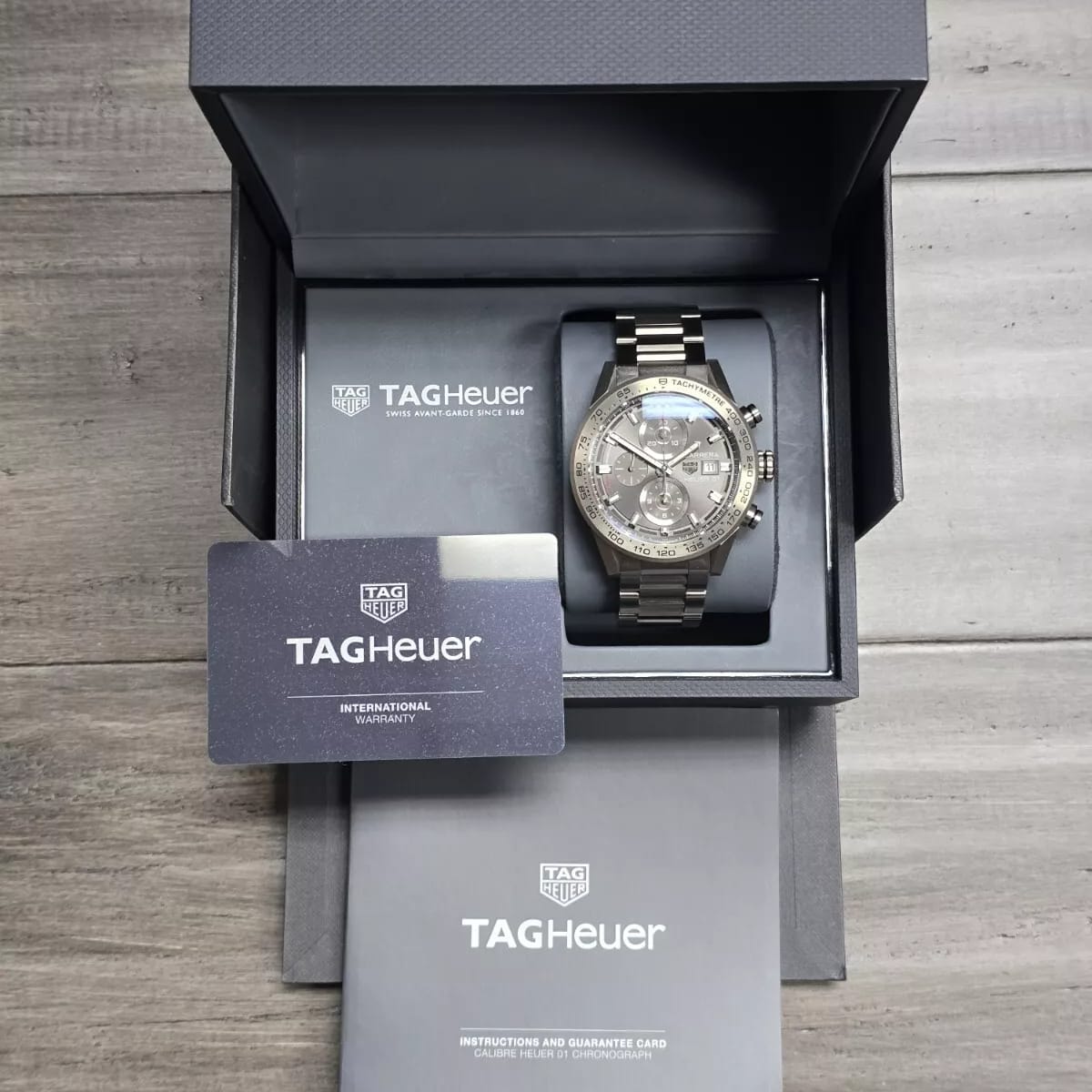 Tag Heuer Carrera Calibre Heuer 01 43 Titanium / Gray / Bracelet