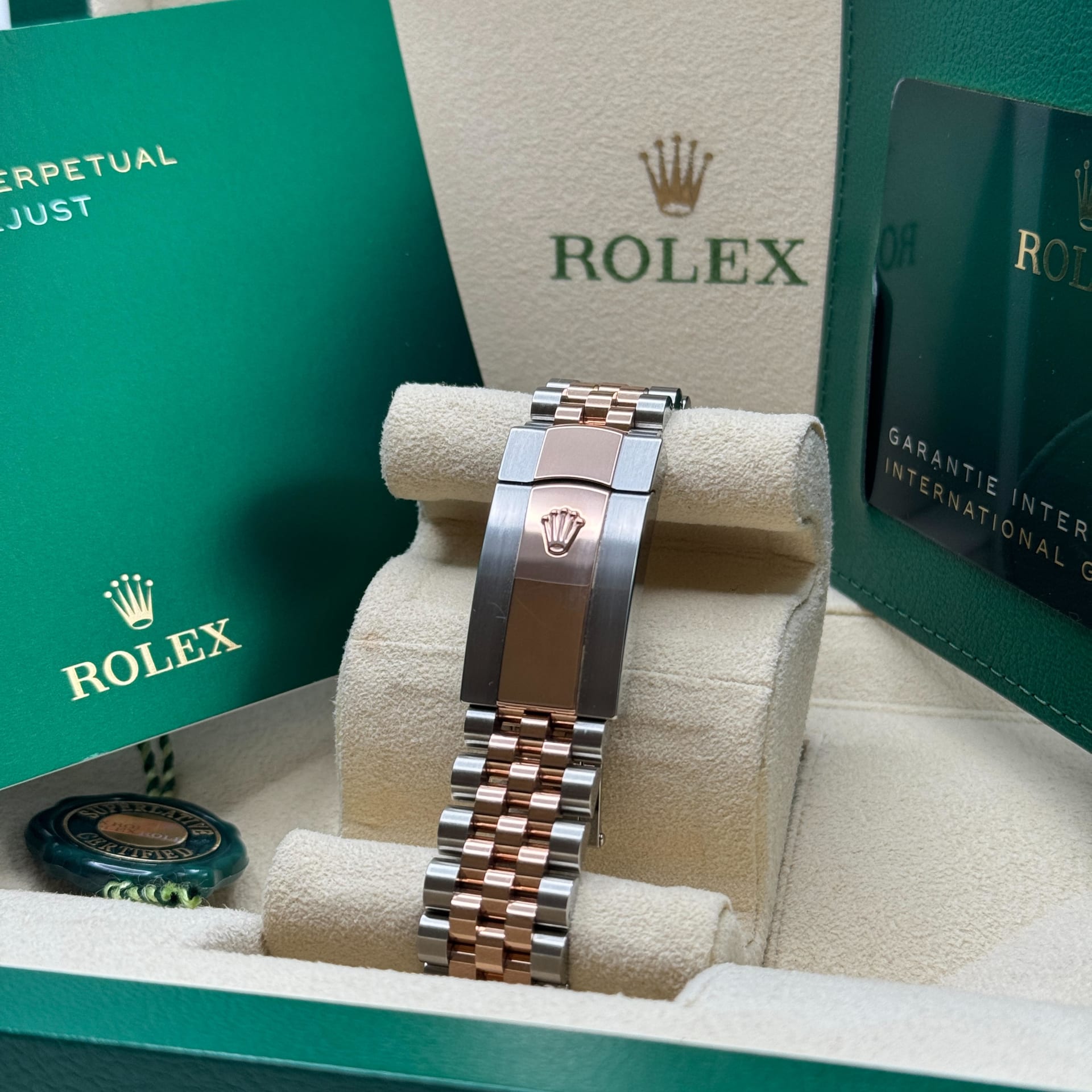Rolex Datejust 36 Two-Tone Fluted / White / Jubilee 126231