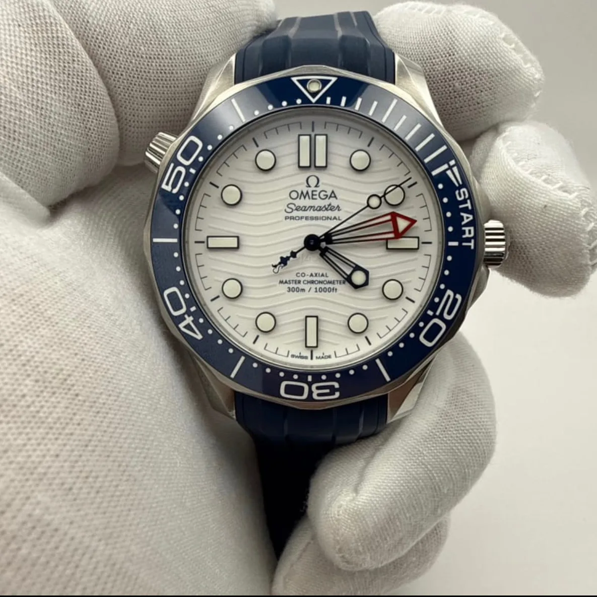 2024 Omega Seamaster Diver 300M America's Cup 42 Steel /  Blue Ceramic / White / Strap 210.32.42.20.04.002