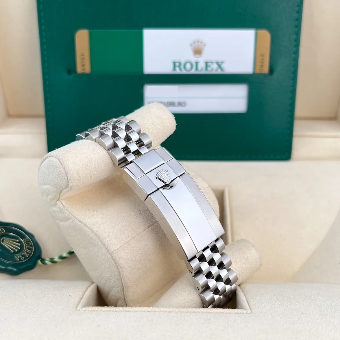 2020 Rolex GMT-Master II "Pepsi" / Jubilee 126710BLRO-0001 Listing Image 4