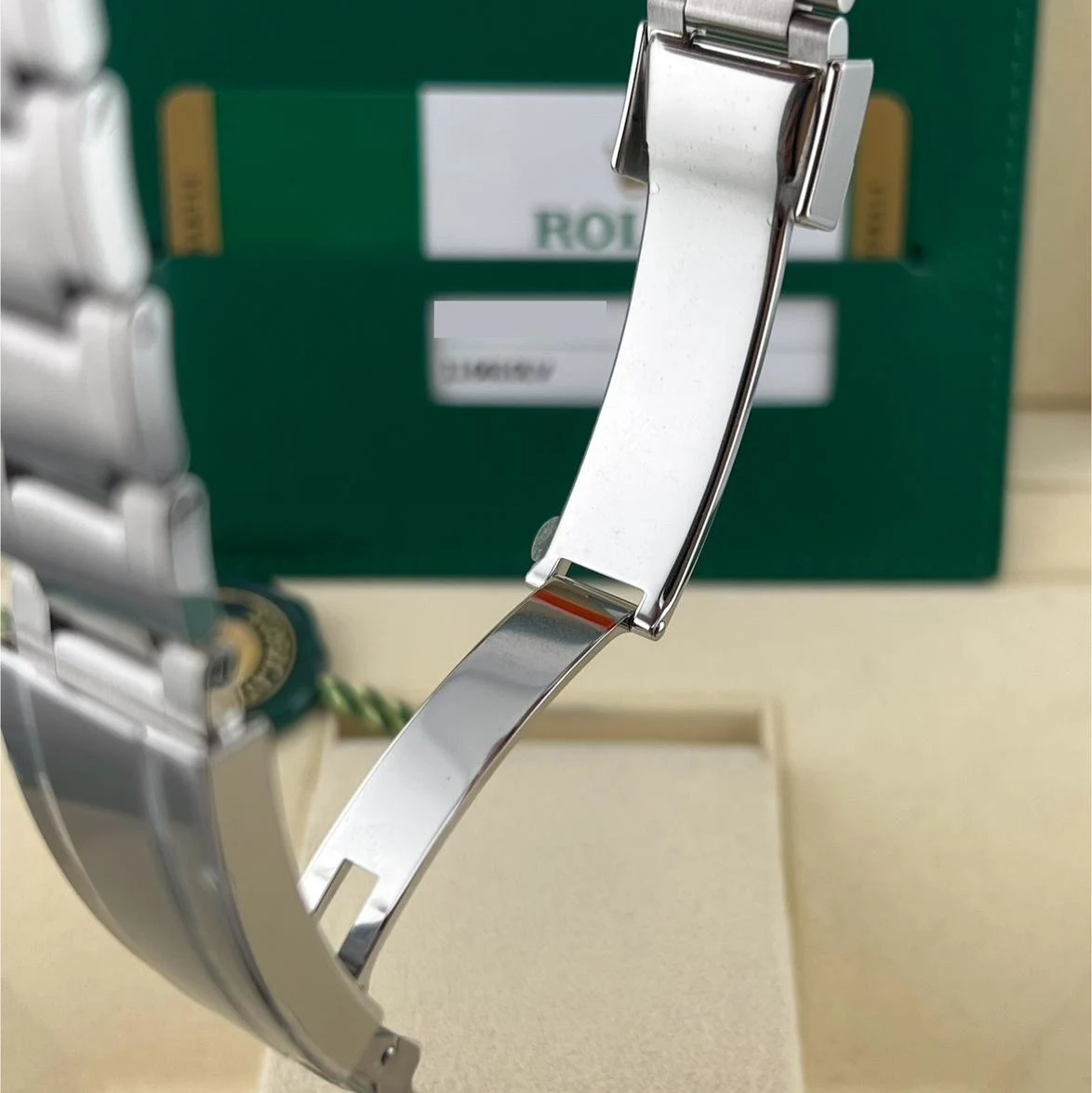 2019 Rolex Submariner "Hulk" 116610LV Listing Image 6
