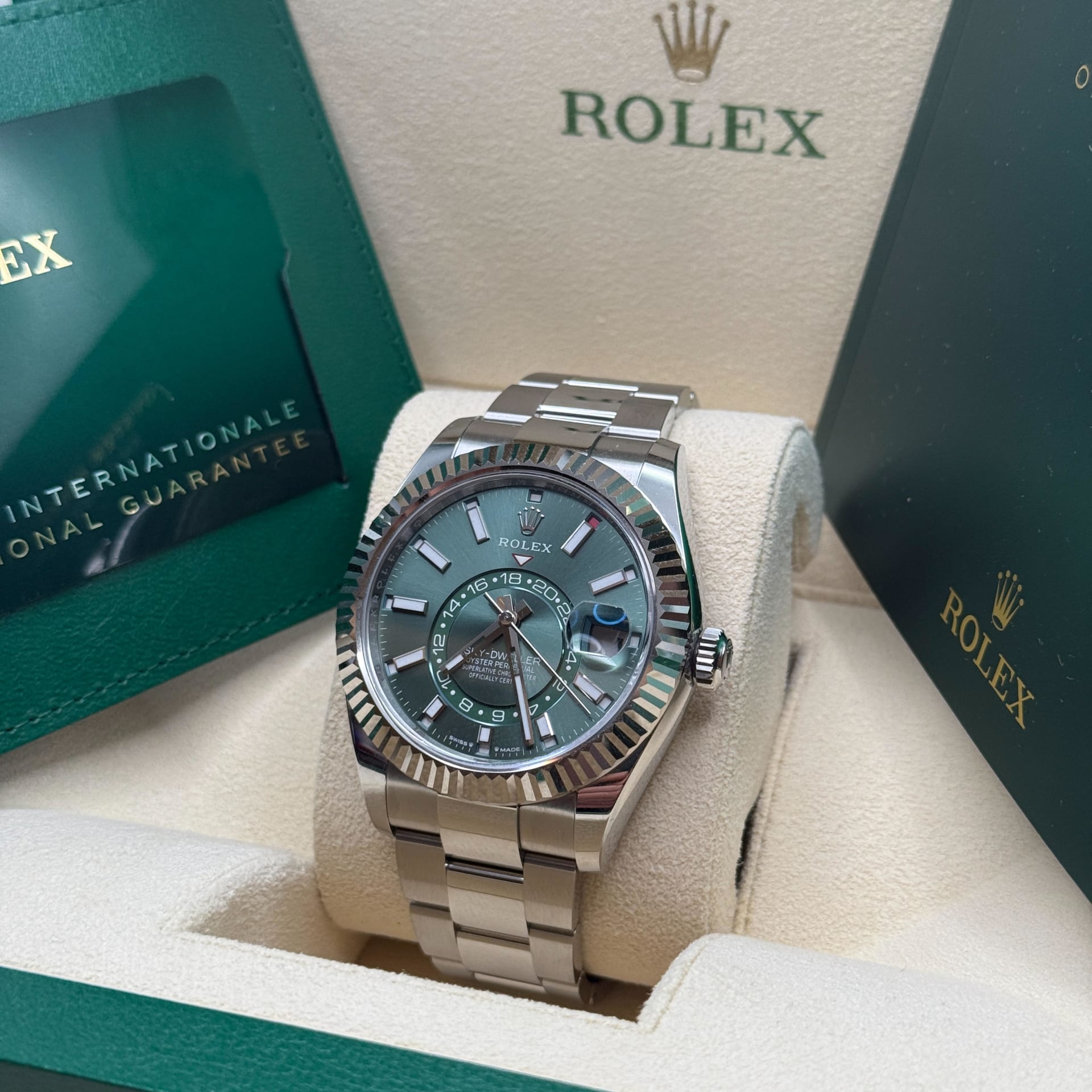 Rolex Sky-Dweller 42 Steel / Fluted / Green / Oyster 336934