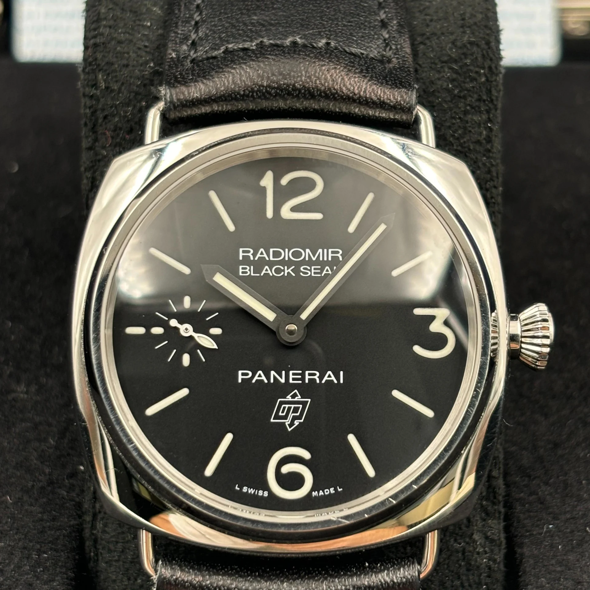 Panerai Radiomir Black Seal Logo PAM00380