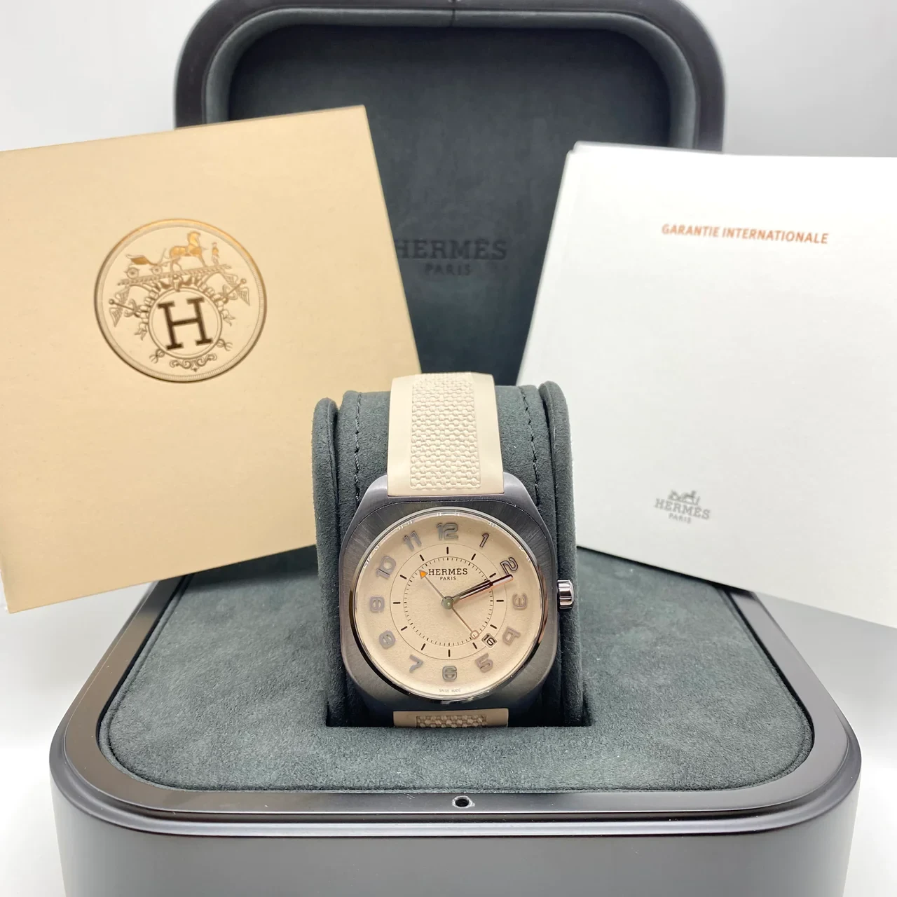 Hermès H08 Limited Edition For HODINKEE W054099WW00 Listing Image 5