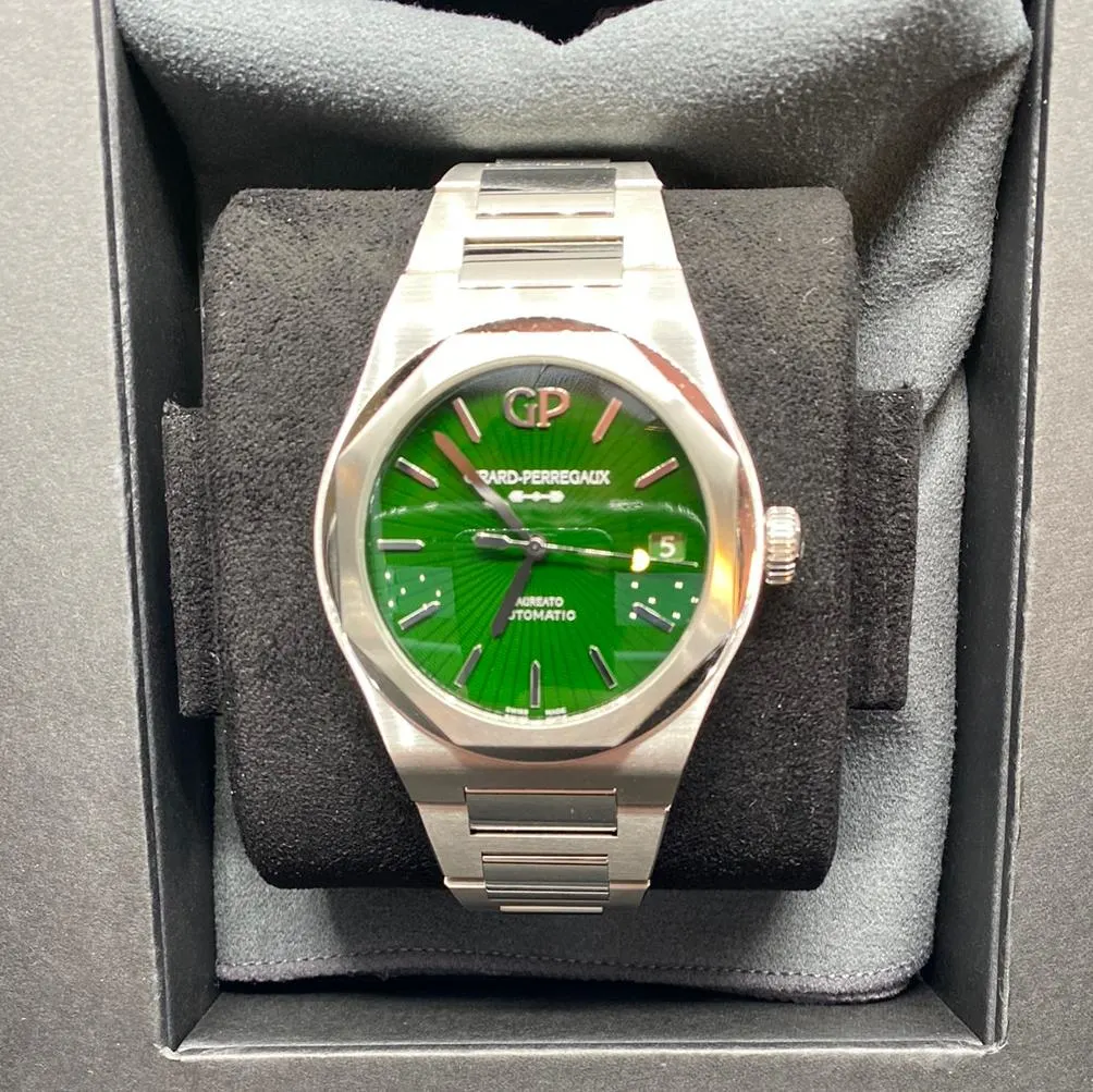 2022 Girard-Perregaux Laureato 42 Steel / Green - Eternity Edition - Limited to 188 Pieces 81010-11-433-11A Listing Image 1