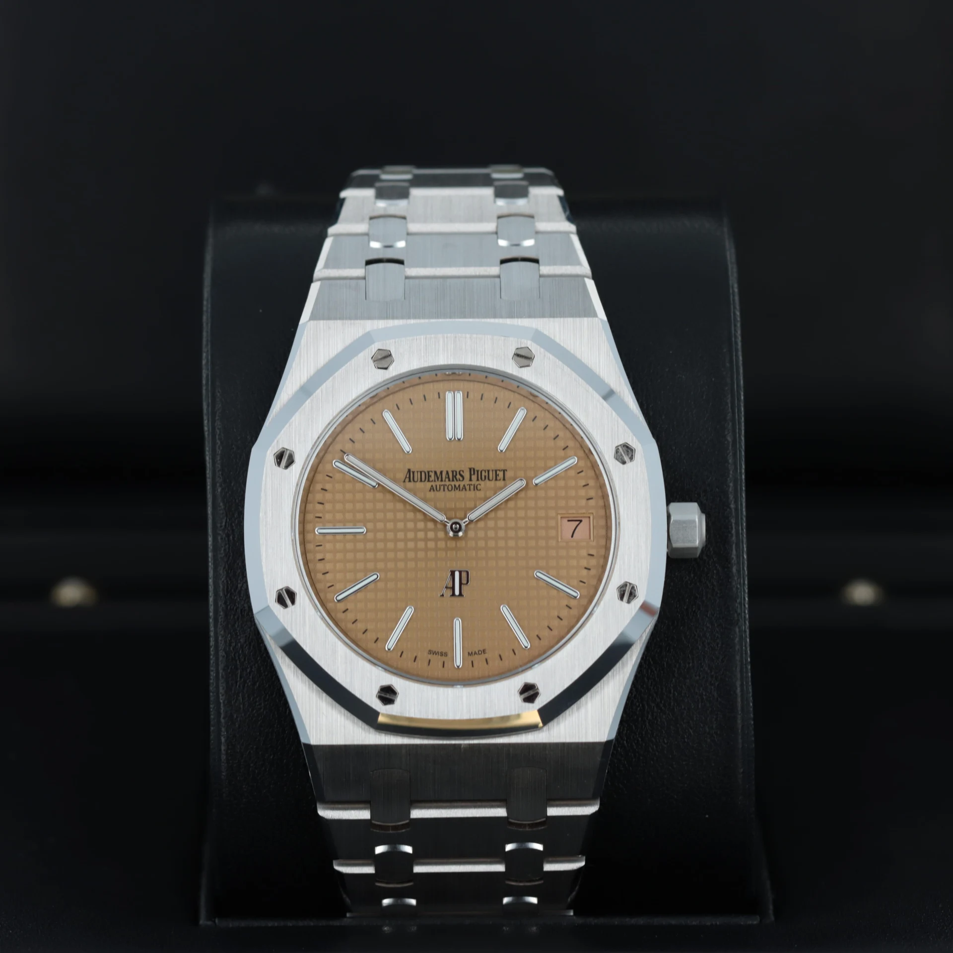 Audemars Piguet Royal Oak "Jumbo" Extra-Thin 39 White Gold / Salmon 15202BC.OO.1240BC.01