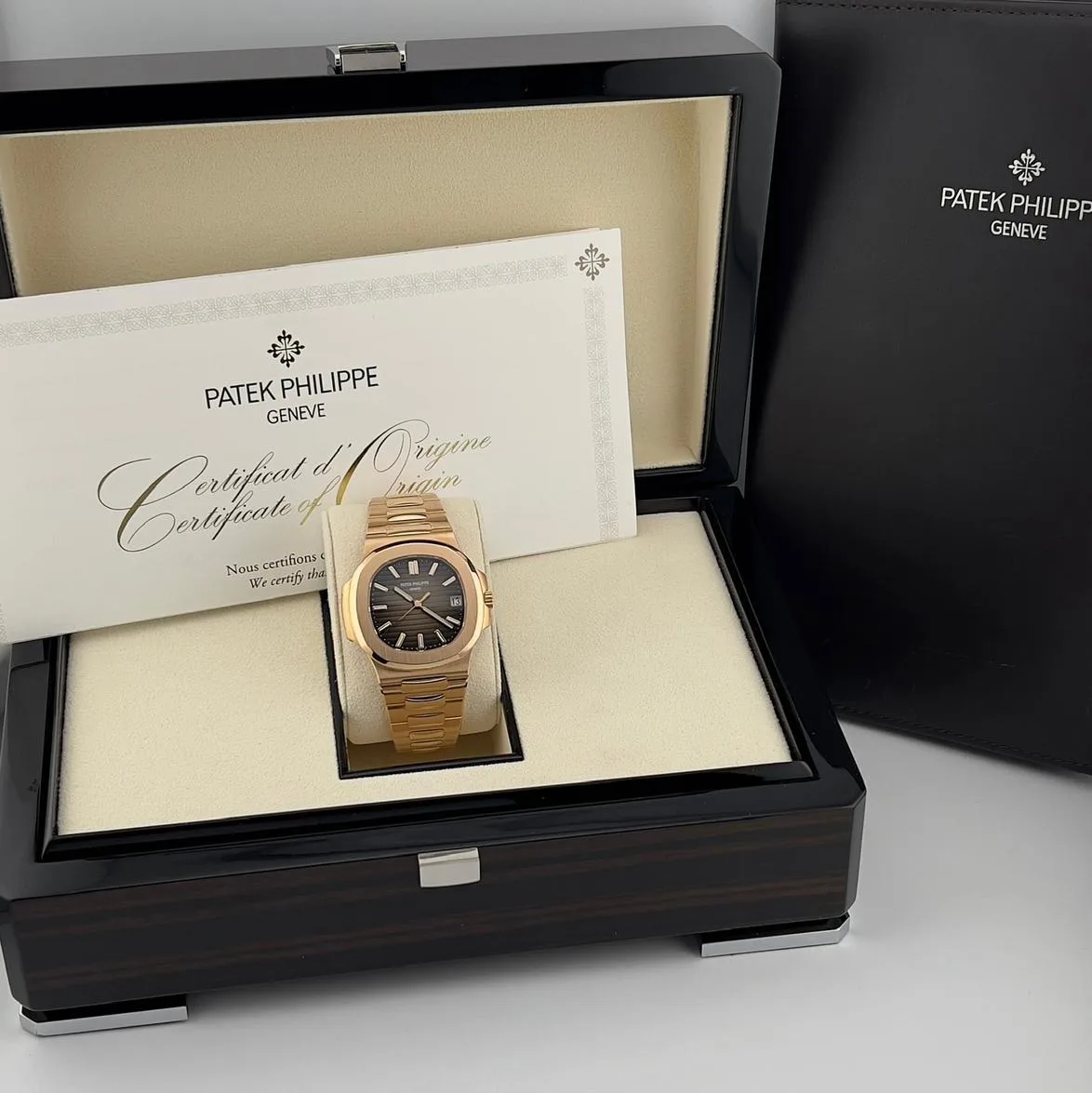 2017 Patek Philippe Nautilus Rose Gold / Brown 5711/1R-001 Listing Image 8