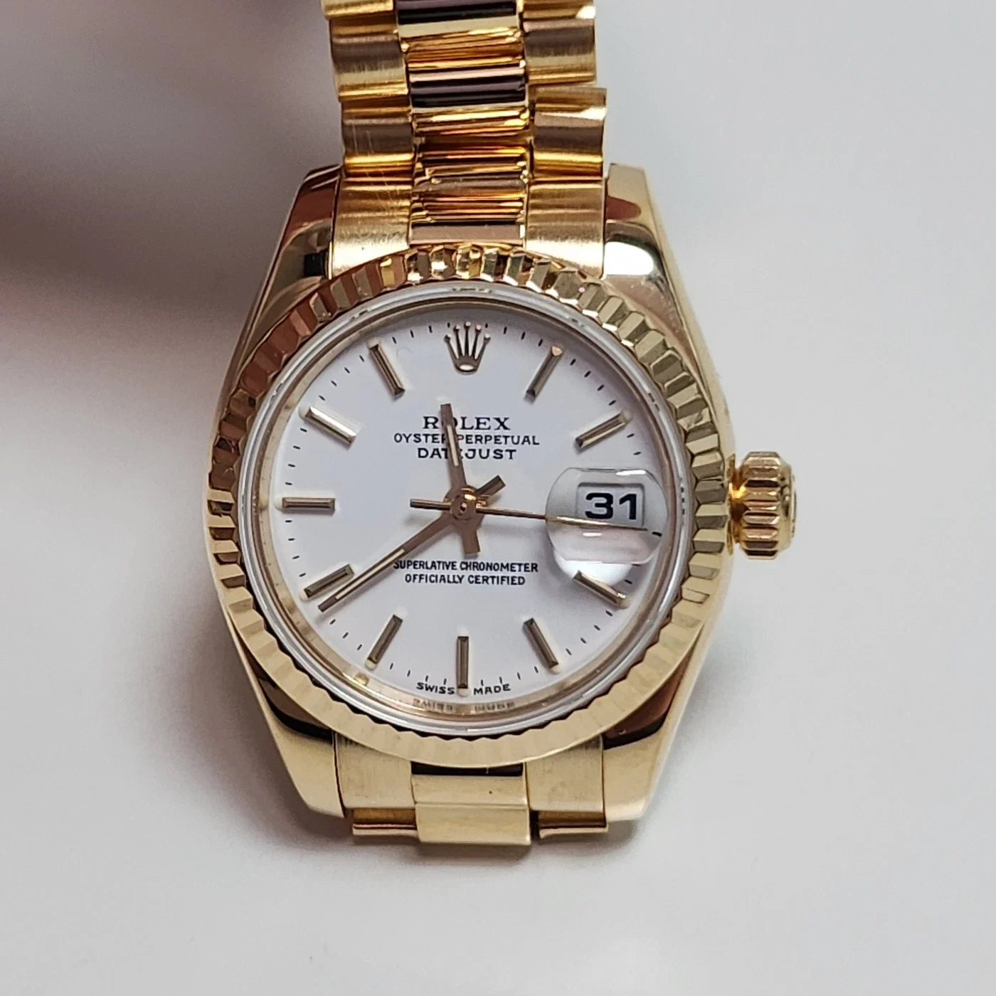 2002 Rolex Lady-Datejust 26 Yellow Gold / Fluted / White / President 179178