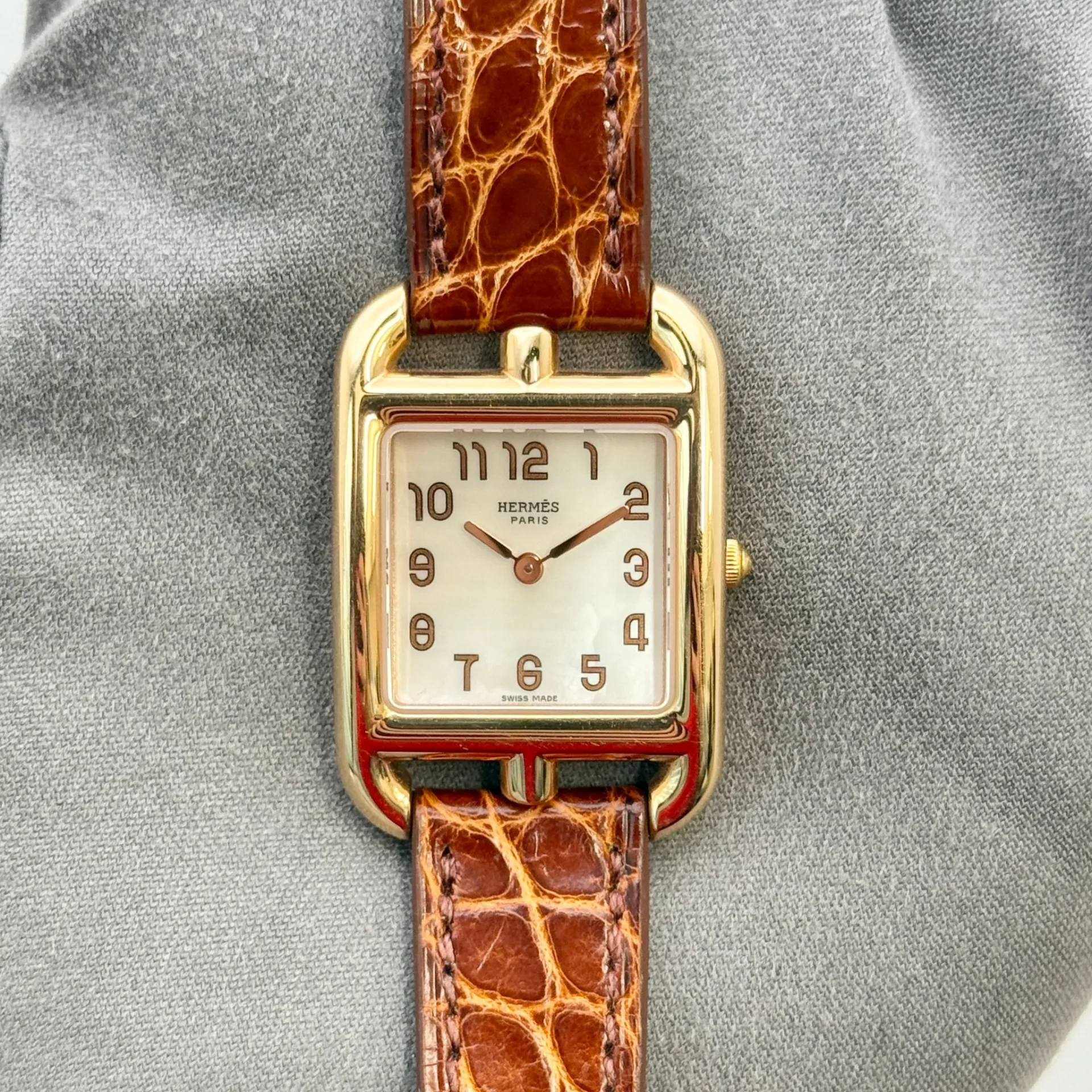Hermès Cape Cod Rose Gold / MOP / Arabic / Strap CC1.270