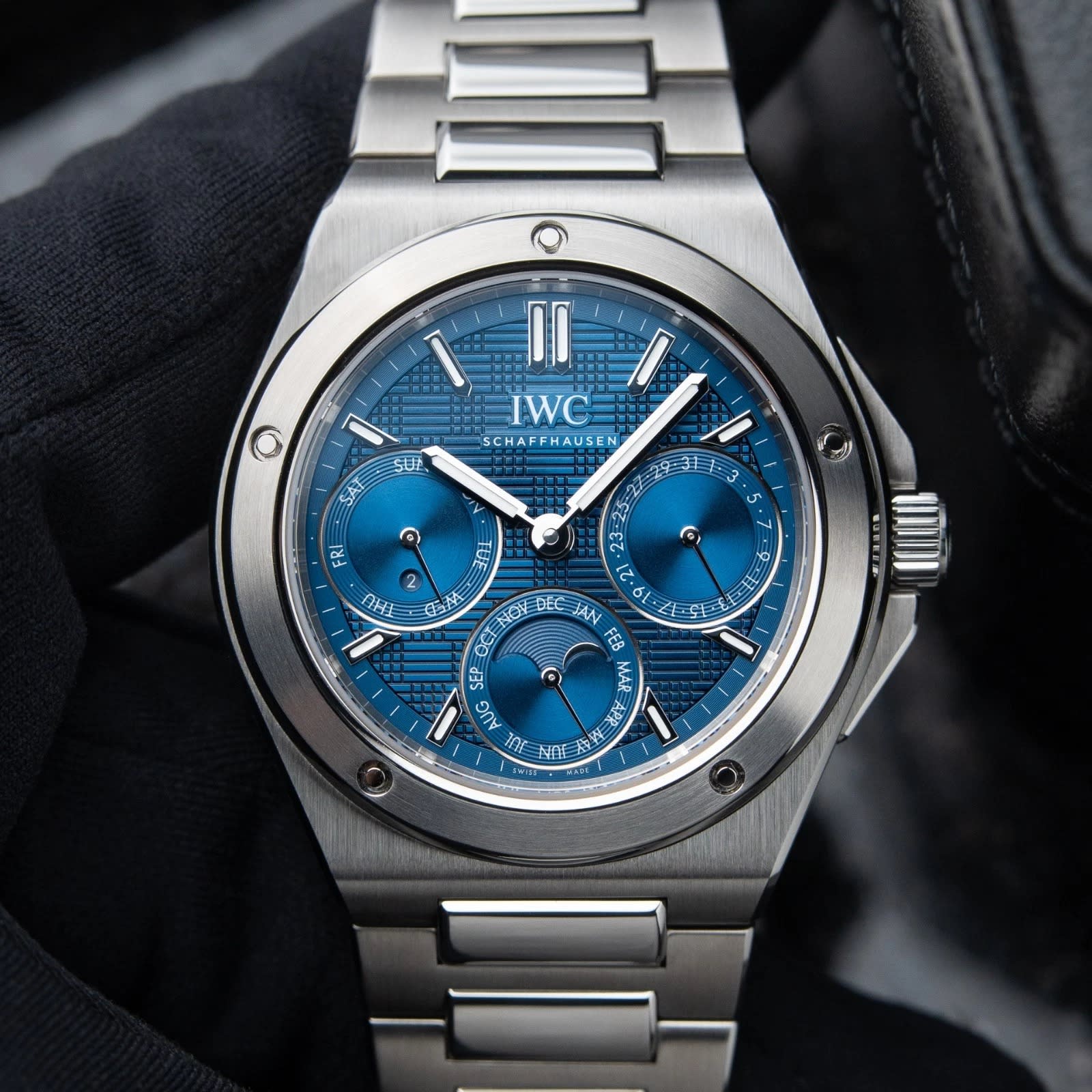 IWC Ingenieur Perpetual Calendar Moon Phase 41.6 Steel / Blue / Bracelet IW3449-03