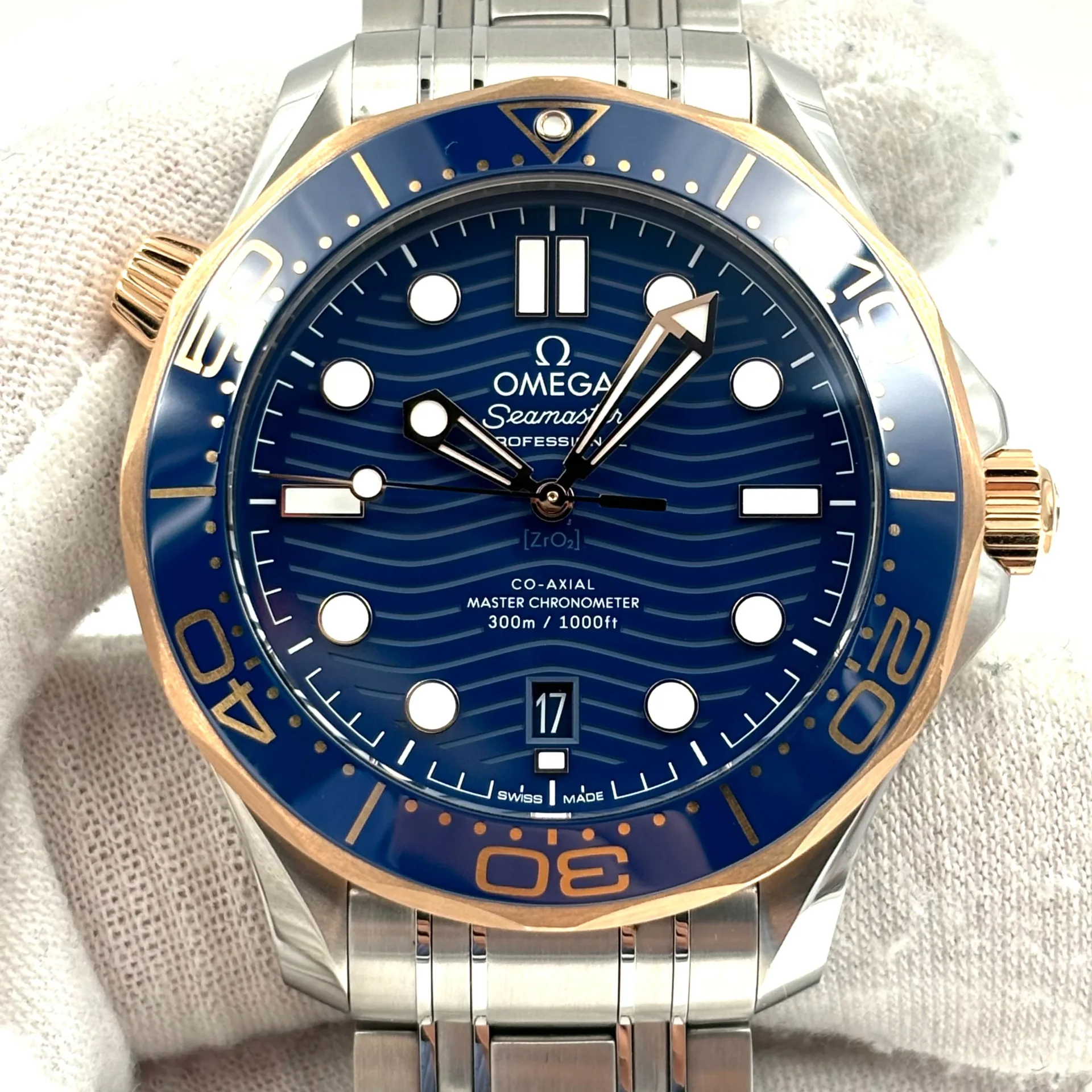 Omega Seamaster Diver 300M Master Co-Axial 42 Stainless Steel / Sedna Gold / Blue / Rubber 210.22.42.20.03.002