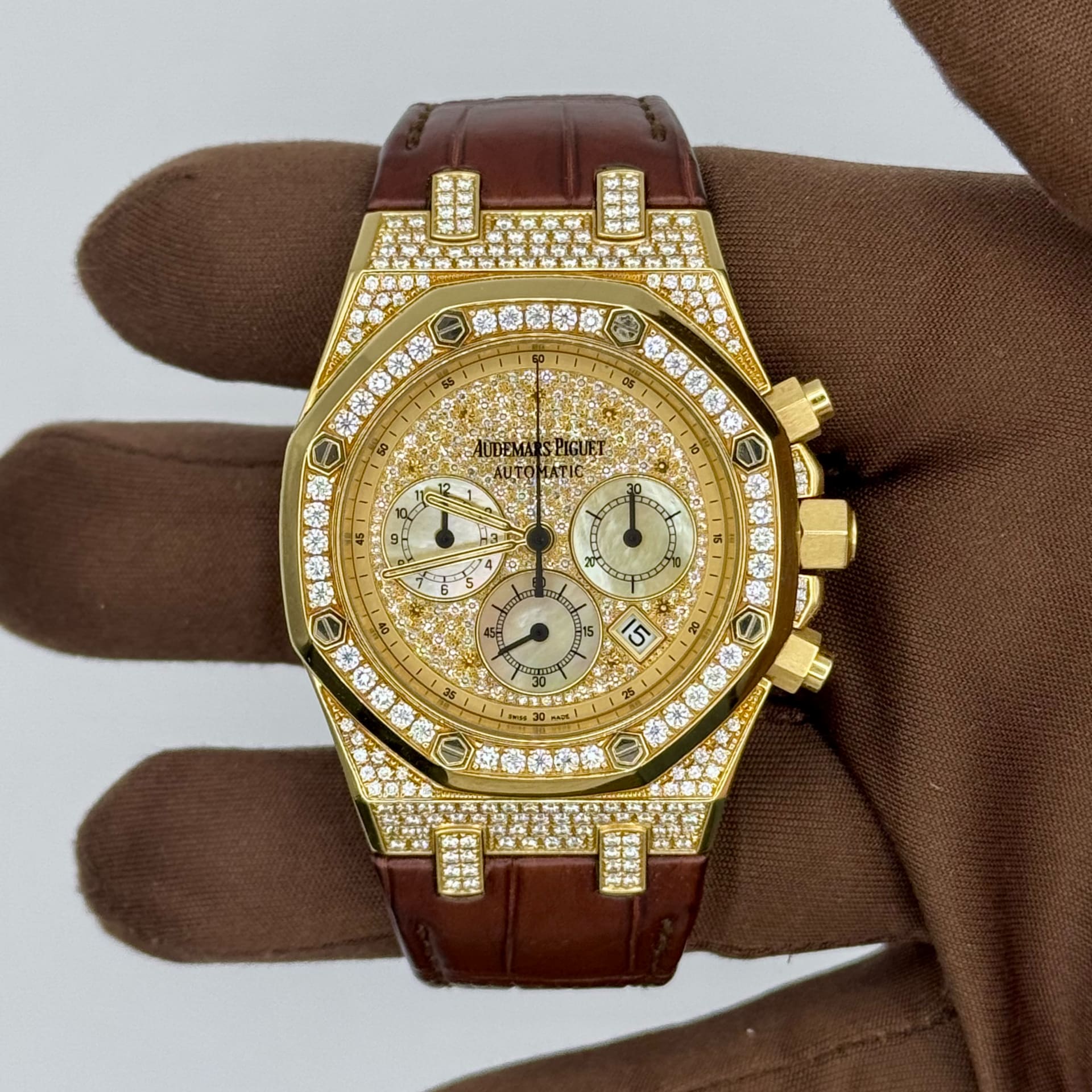 Audemars Piguet Royal Oak Chronograph 39 Yellow Gold & Diamond