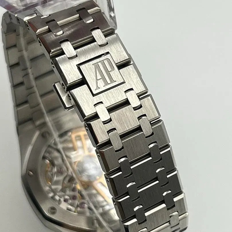2021 Audemars Piguet Royal Oak 41 / Blue 15500ST.OO.1220ST.01 Listing Image 4