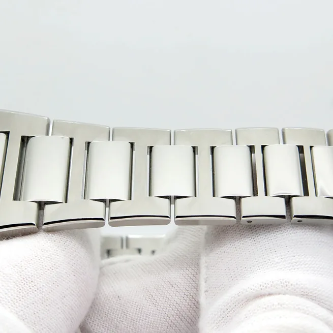 Girard-Perregaux Laureato 42 Chronograph Stainless Steel / Silver Panda / Bracelet 81020-11-131-11A Listing Image 6
