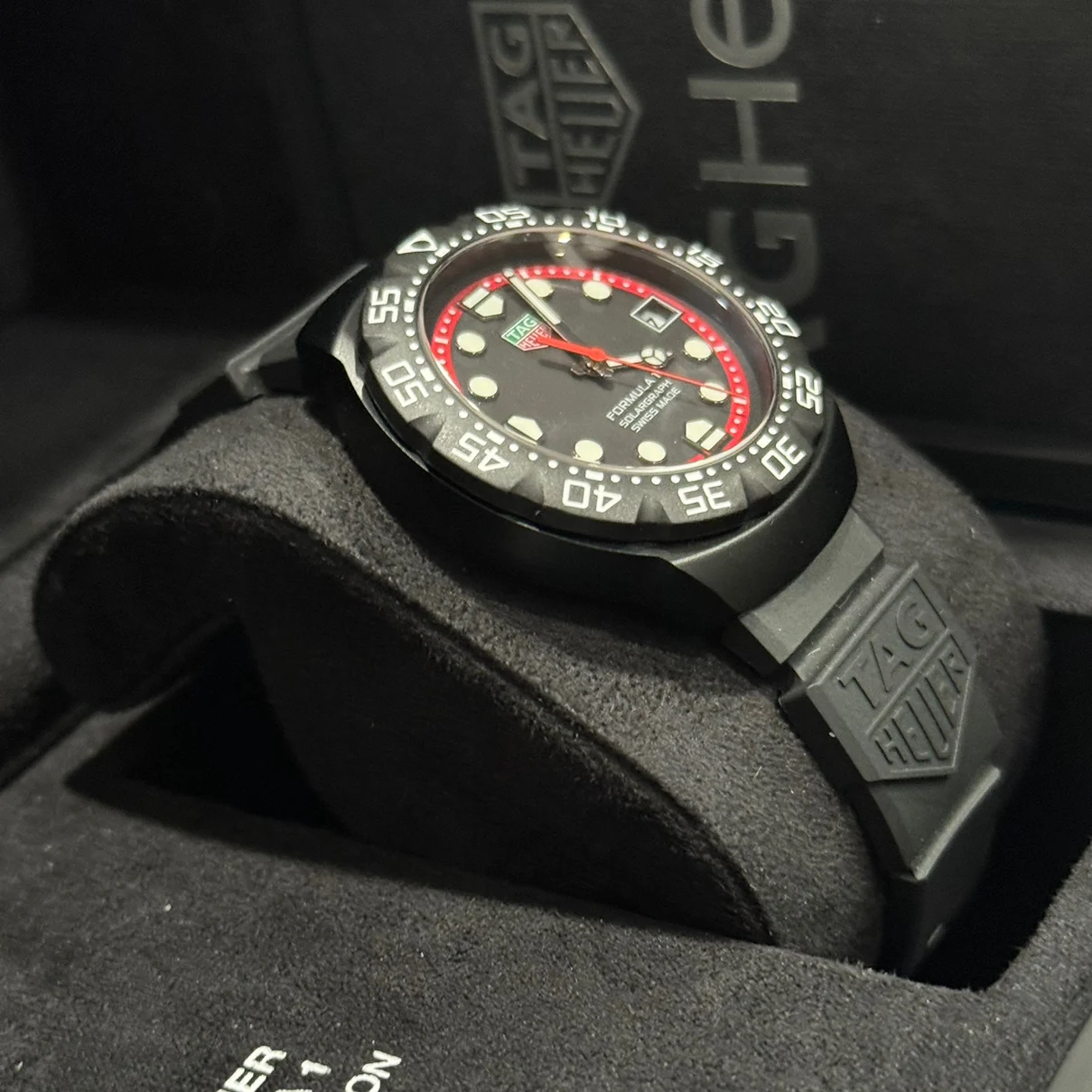 【希少】TAG HEUER PROFESSIONAL FORMULA1 ブラック TAG Heuer Formula 1 Chronograph - DLC Titanium - 44 mm | TAG