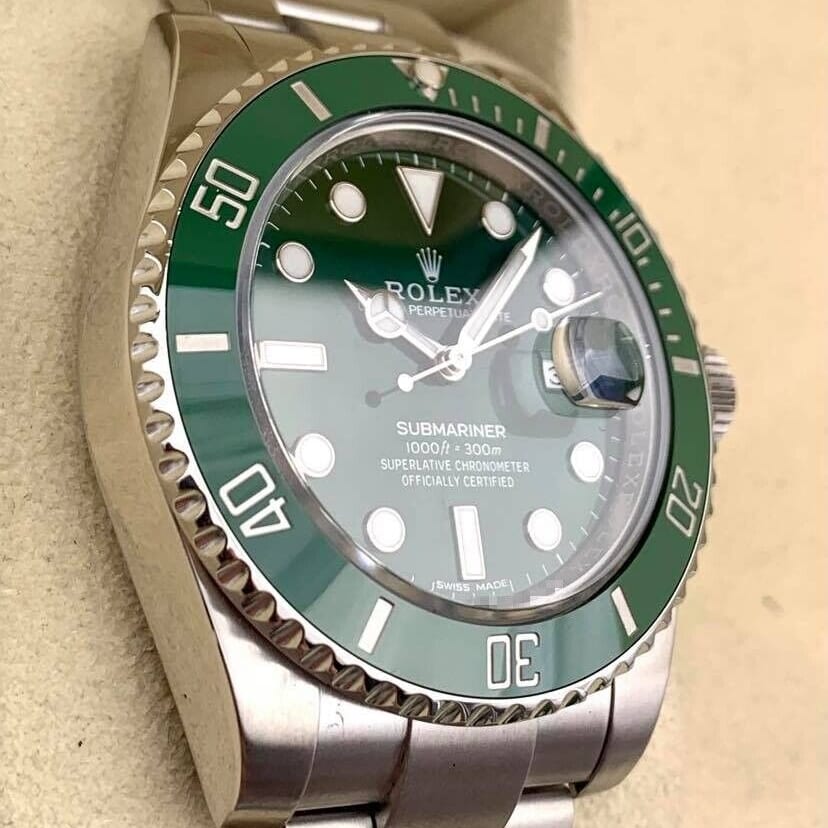 Rolex Submariner Date Hulk Cerachrom 116610LV Green Dial, Green
