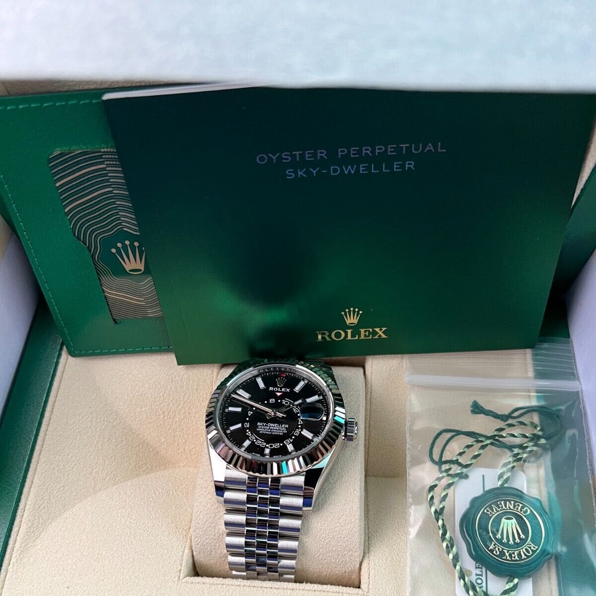 Rolex Sky-Dweller / Black / Jubilee 326934-0006 Watches | Bezel