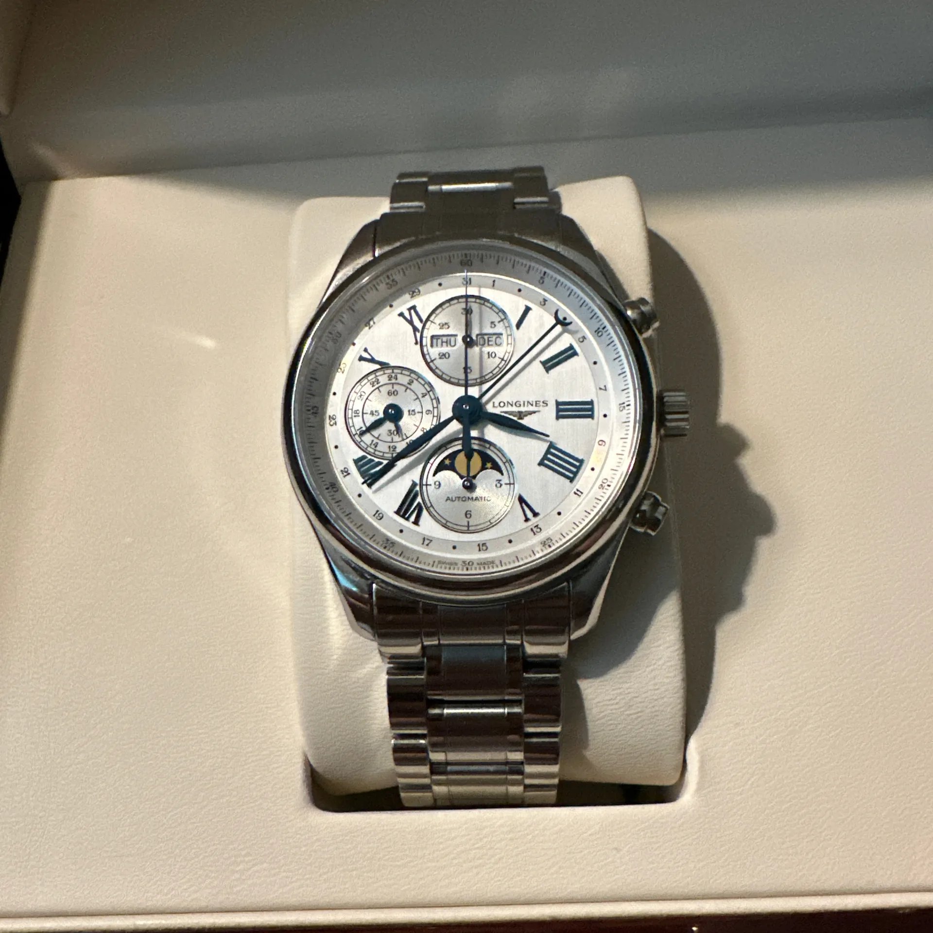 2025 Longines Master Collection 42 Chronograph Calendar Stainless Steel / Silver / Bracelet L2.773.4.71.6