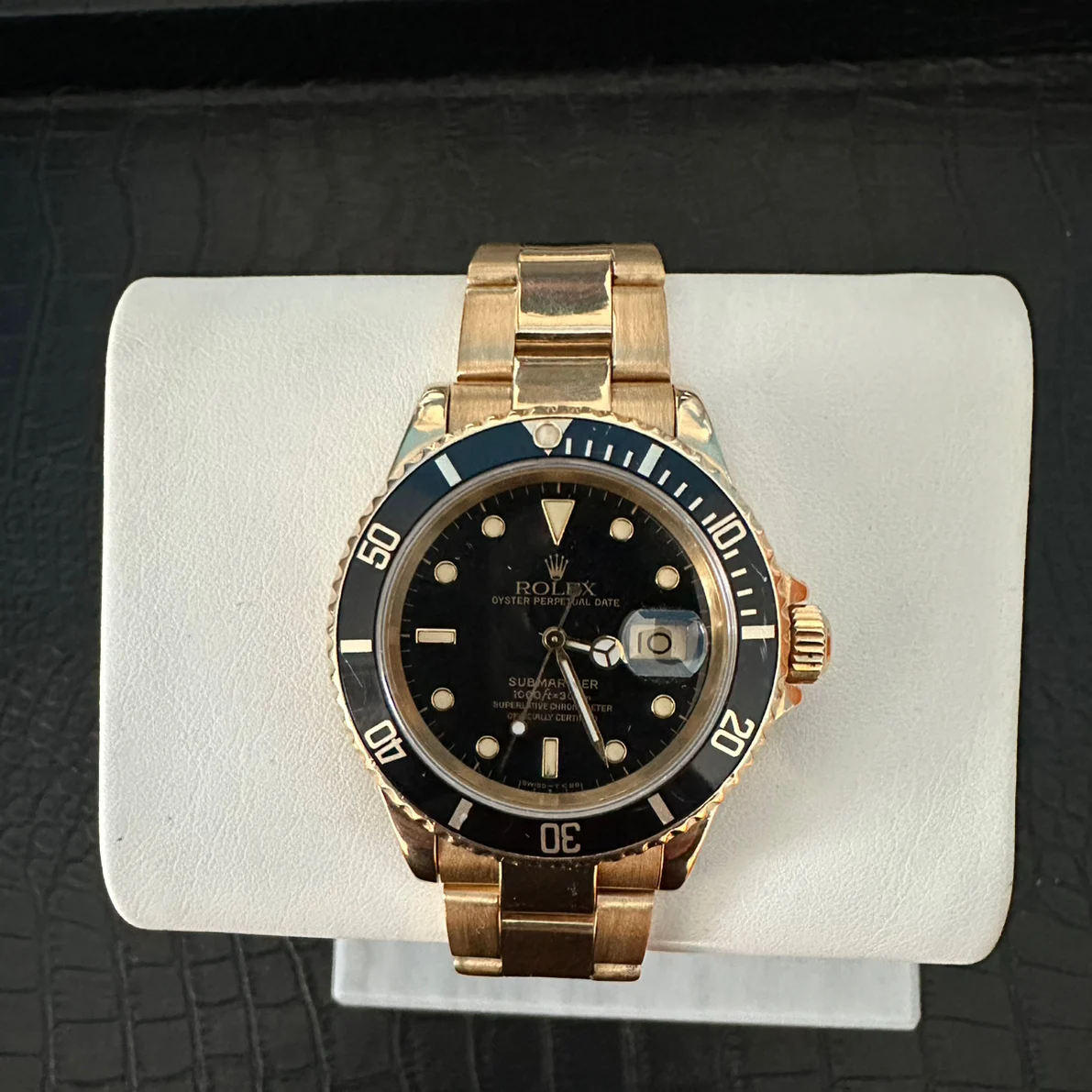 Rolex Submariner Date / Black / Tritium 16618