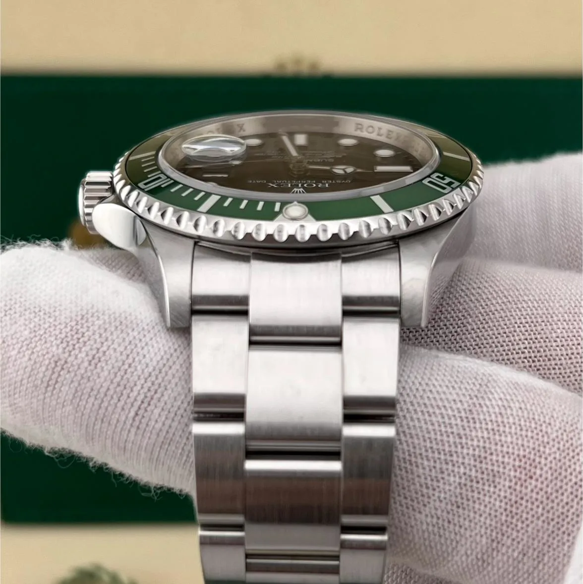 2009 Rolex Submariner Date "Kermit" 16610LV Listing Image 7