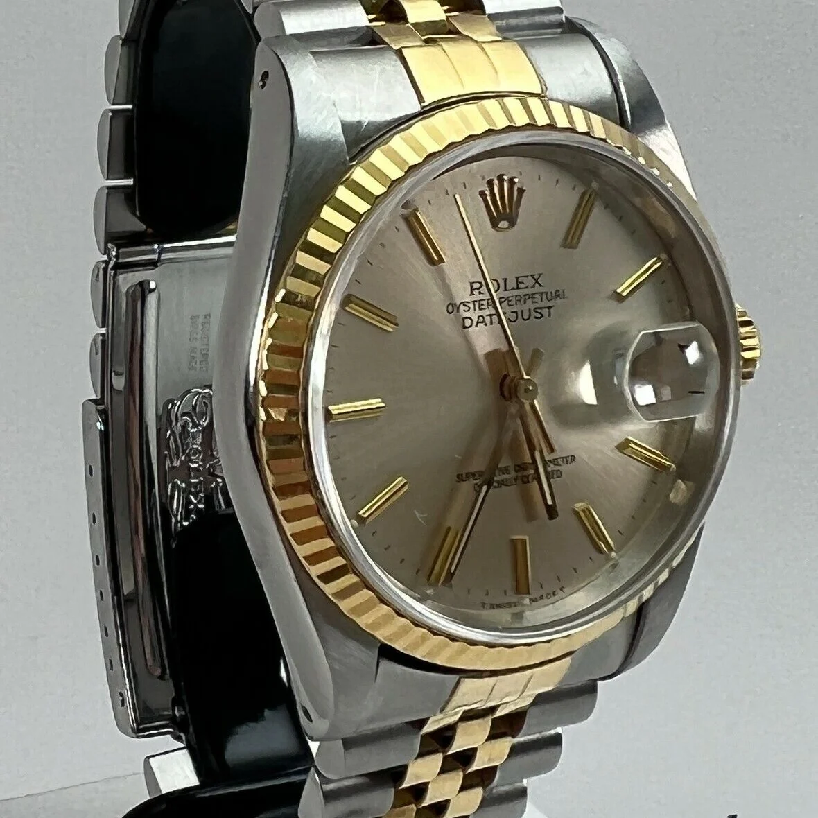 Rolex Datejust 36 Two-Tone / Fluted / Silvered / Jubilee 16233 Listing Image 3