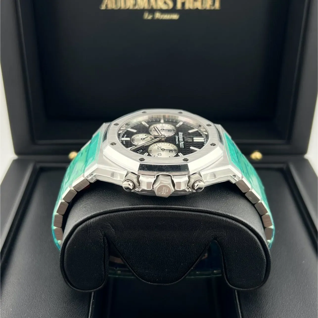 2020 Audemars Piguet Royal Oak Chronograph 41 / Black and Silver 26331ST.OO.1220ST.02 Listing Image 3