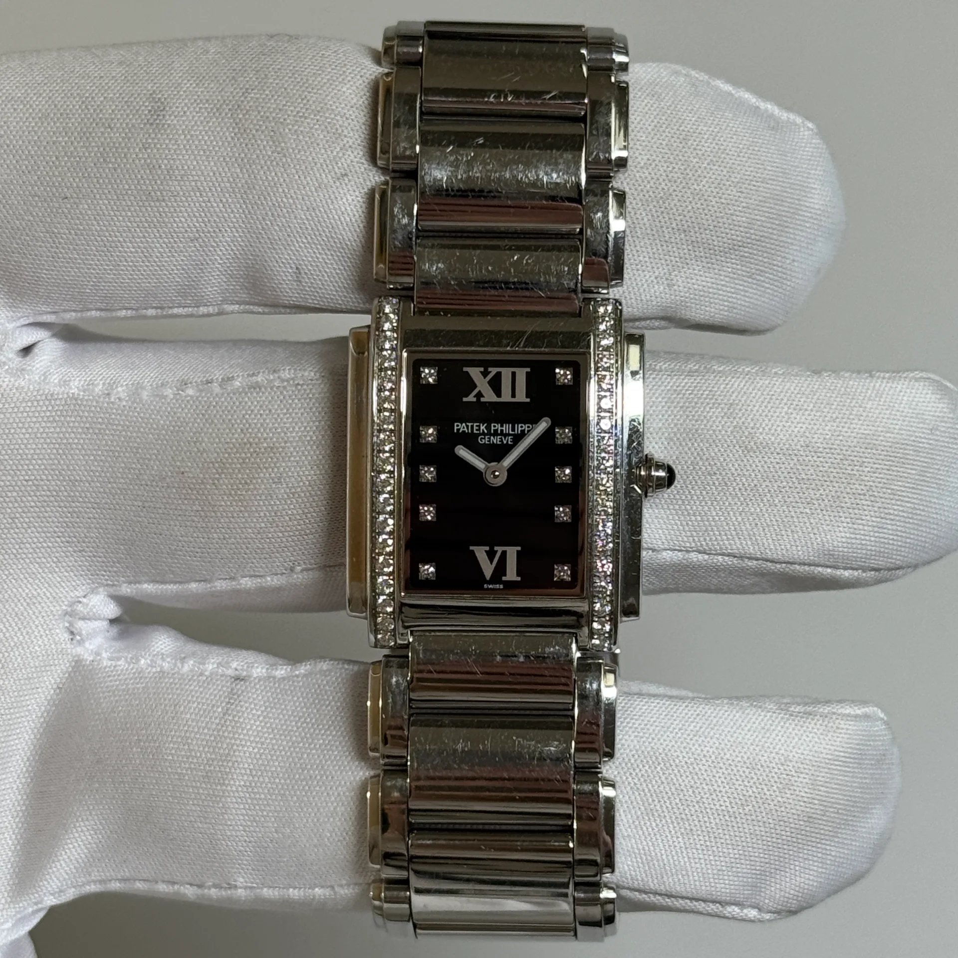 Patek Philippe Twenty~4 Diamond-Set / Forever Black / Diamond-Set 4910/10A-001