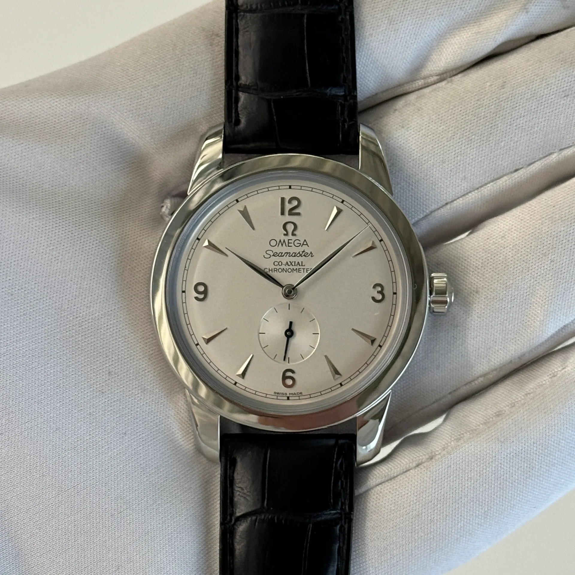 Omega Seamaster 1948 Co-Axial London 2012 39 Steel / Silvered / Arabic / Strap - Limited to 1948 Pieces 522.23.39.20.02.001