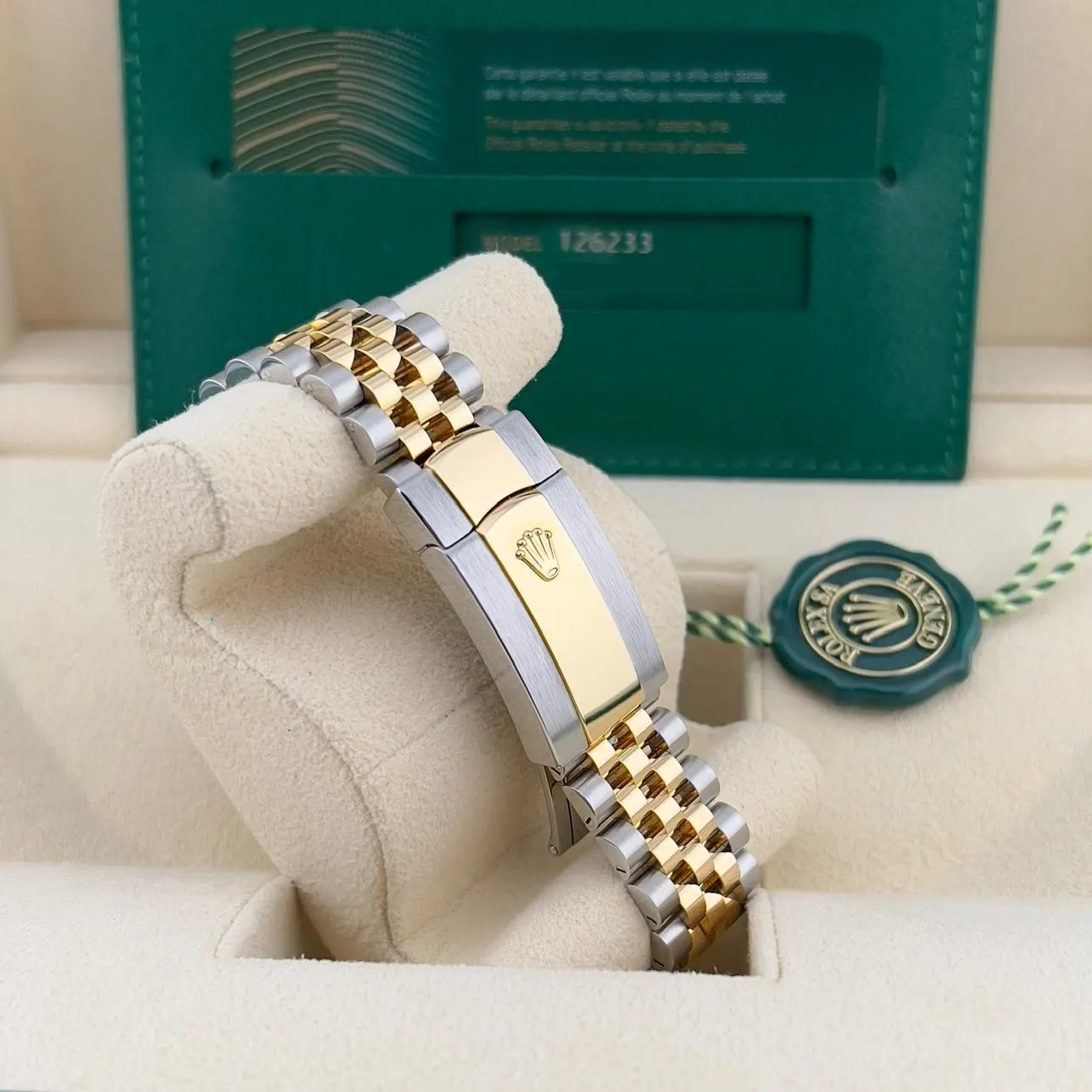 2023 Rolex Datejust 36 Two-Tone Fluted / Palm-Motif / Jubilee 126233-0037 Listing Image 4