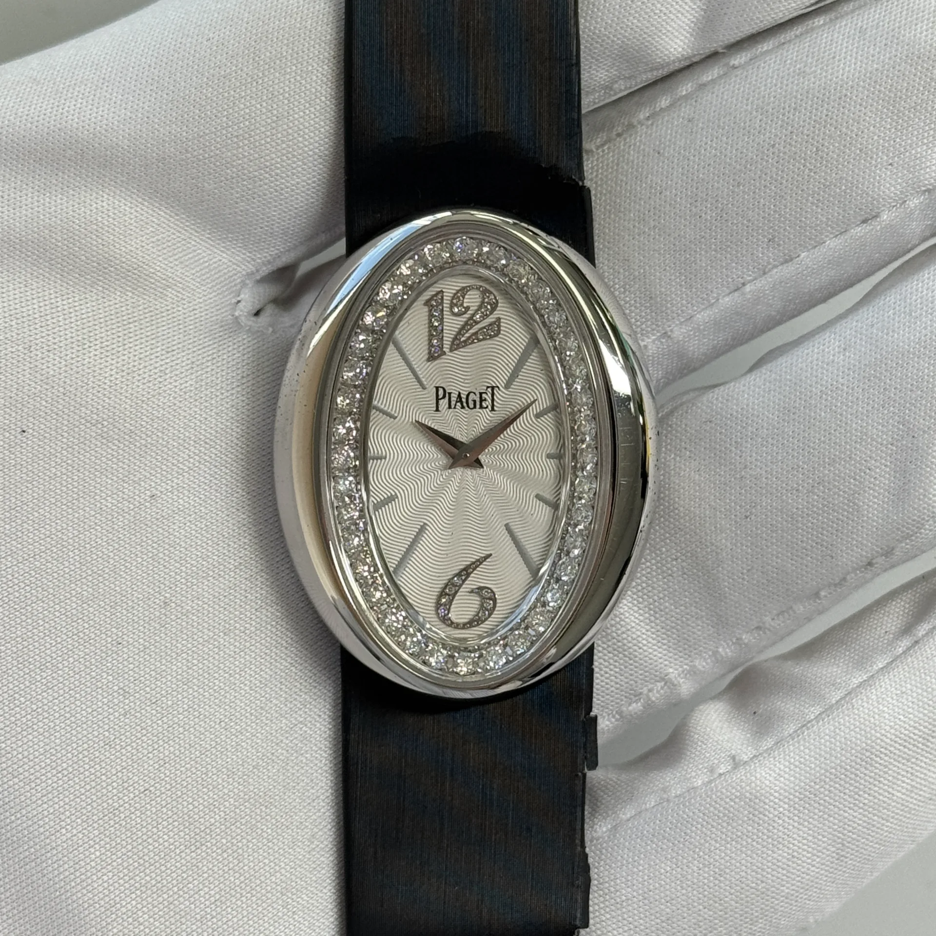 2025 Piaget Limelight Magic Hour Quartz White Gold / Diamond-Set / Silvered / Diamond-Set Arabic / Strap G0A32099