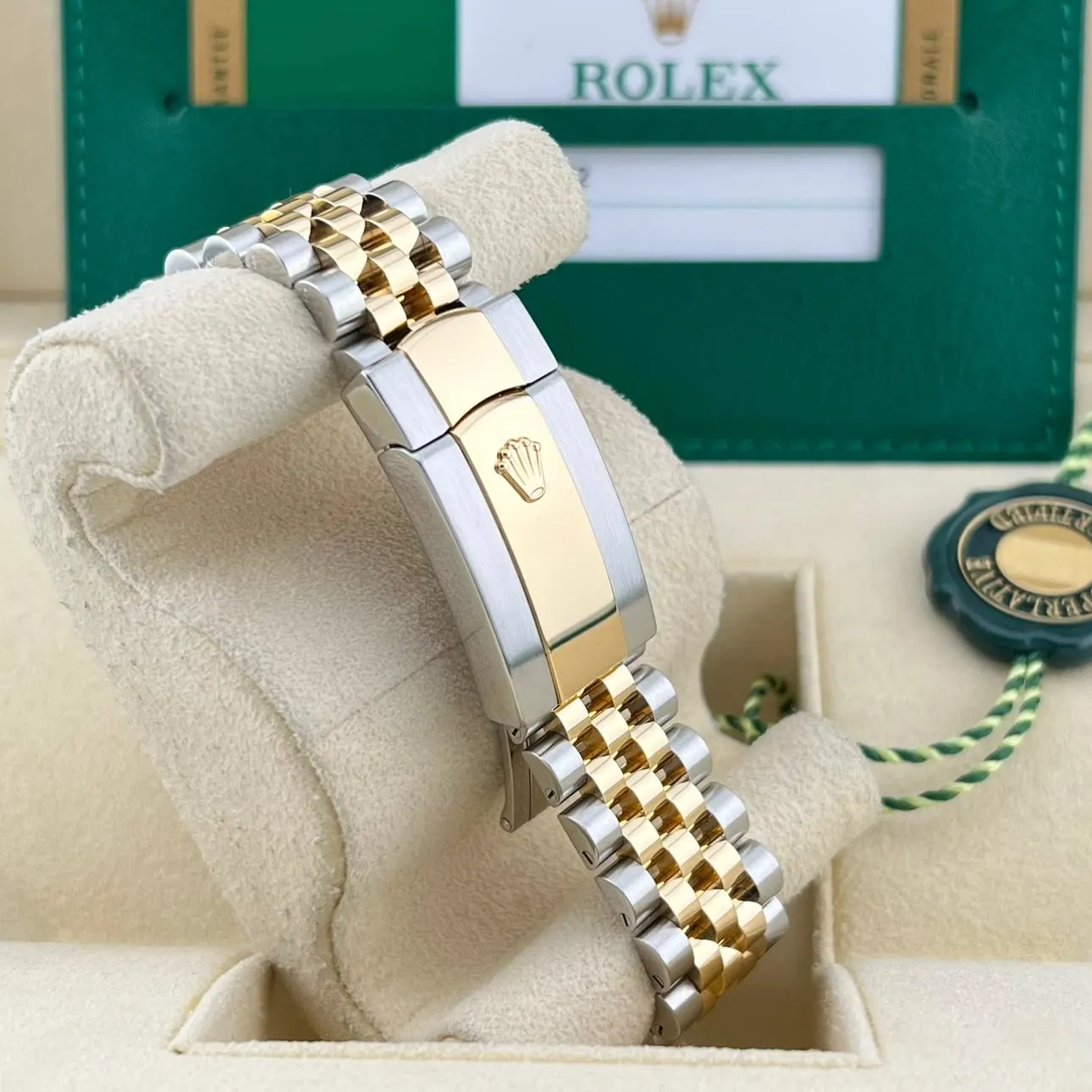 2018 Rolex Datejust 36 Two-Tone Fluted / Champagne / Diamond-Set / Jubilee 126233-0017 Listing Image 4
