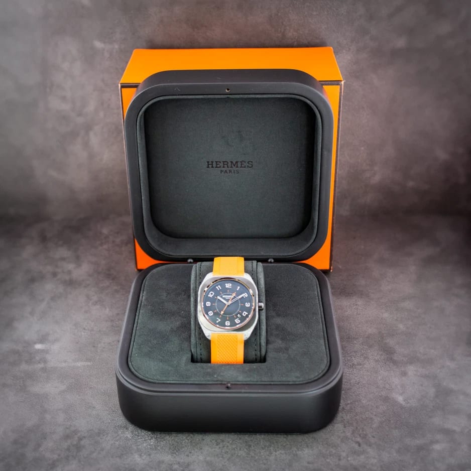 kochan　エルメス H08 GM メンズウォッチ SP1.746c Hermès H08 Carbon Fiber / Ceramic / Black / Arabic / Strap SP1