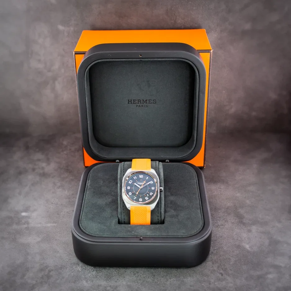 Auction: Hermès H08 Carbon Fiber / Ceramic / Black / Arabic