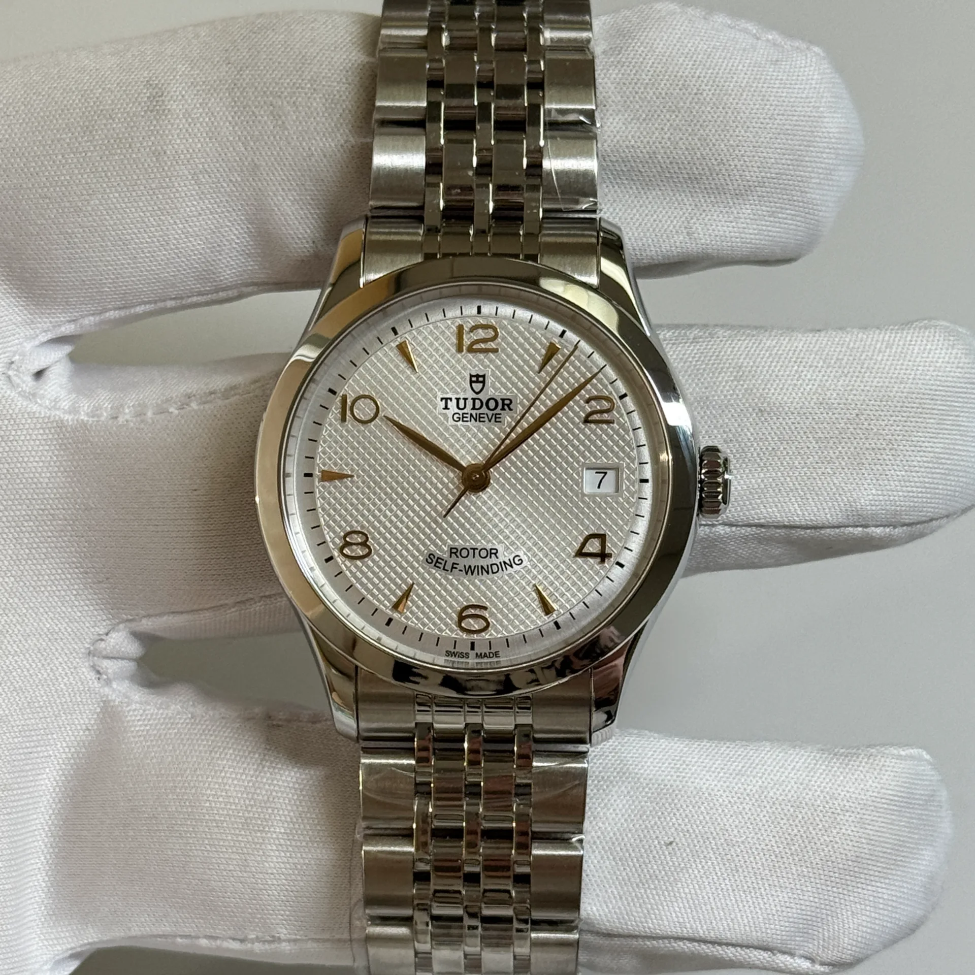 2025 Tudor 1926 36 Smooth / Silver Embossed / Arabic / Bracelet M91450-0001