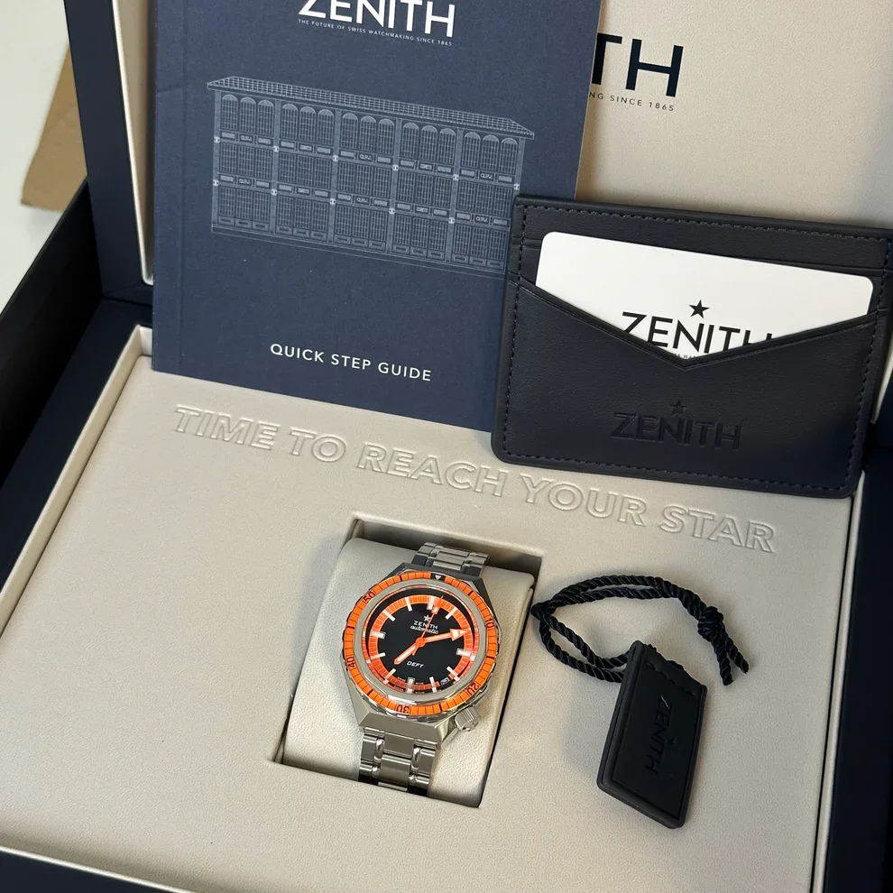 ペレ Auction: 2025 Zenith Defy Revival A3648 Orange 37 Steel / Black